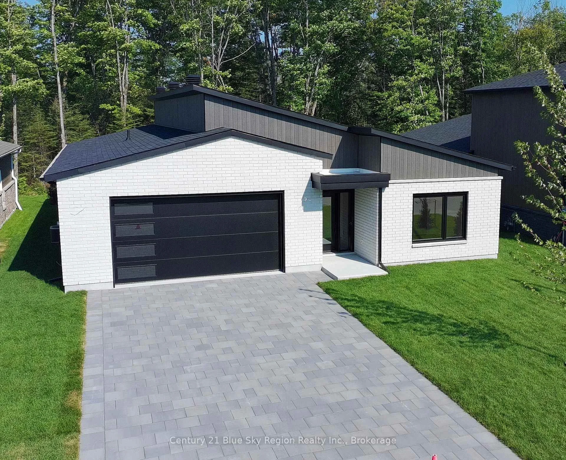 Photo 30 of 38 Katie Ann Crescent, North Bay, Airport — HOMEH