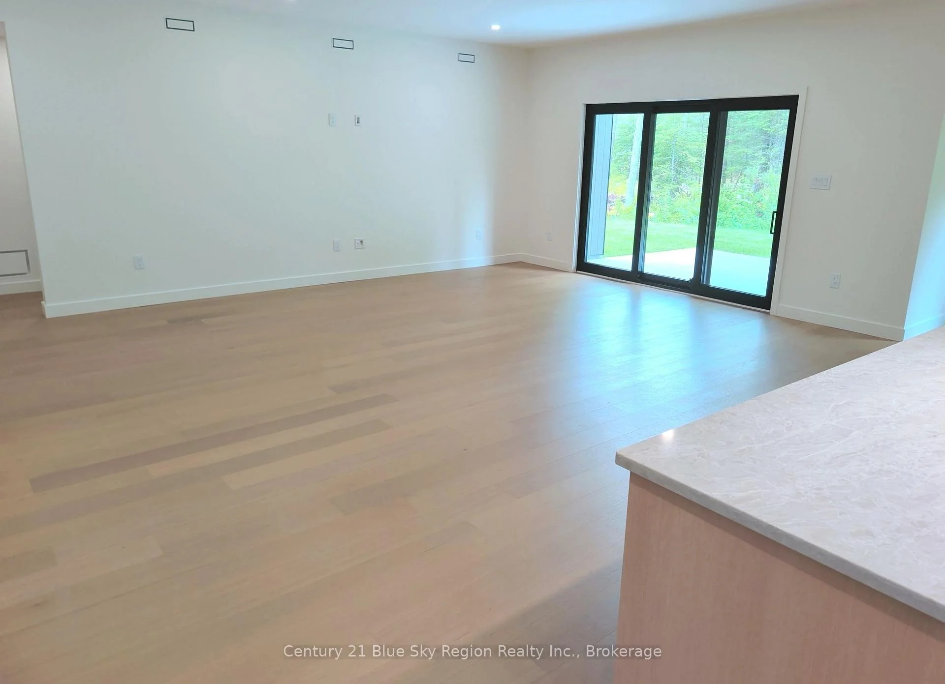 Photo 48 of 38 Katie Ann Crescent, North Bay, Airport — HOMEH