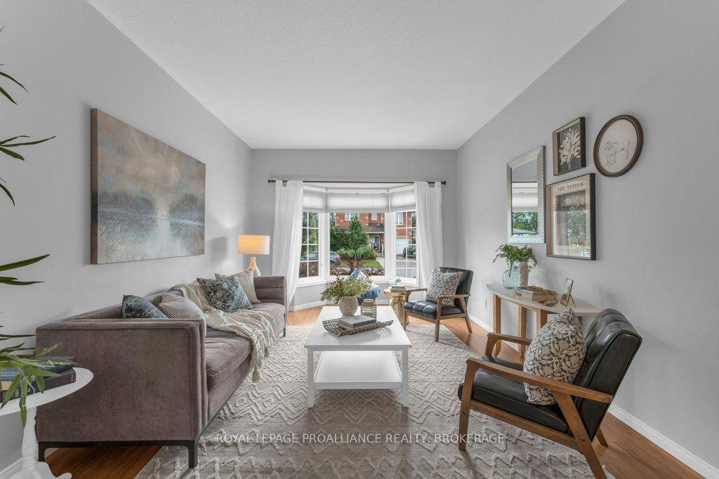Photo 5 of 138 Dalgleish Avenue, Kingston, Kingston East (Incl Barret Crt) — HOMEH