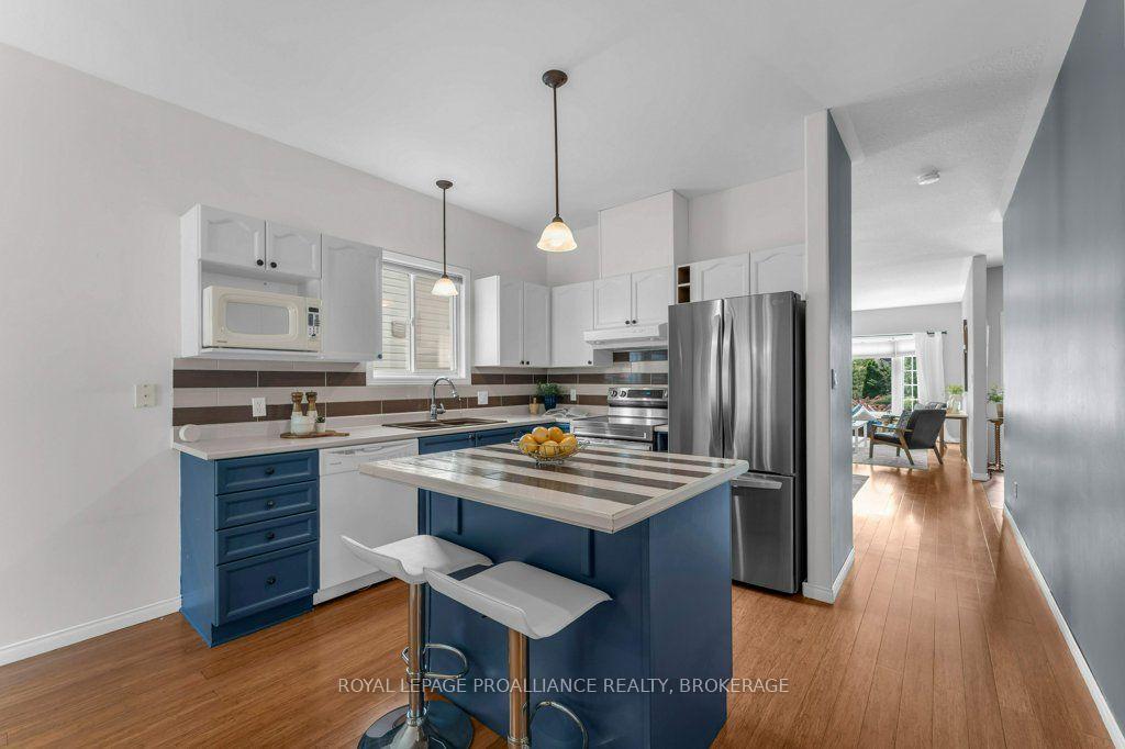 Photo 9 of 138 Dalgleish Avenue, Kingston, Kingston East (Incl Barret Crt) — HOMEH