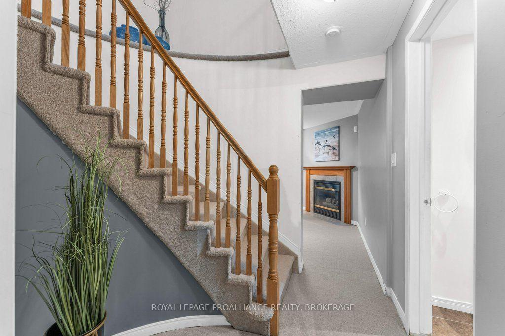 Photo 29 of 138 Dalgleish Avenue, Kingston, Kingston East (Incl Barret Crt) — HOMEH