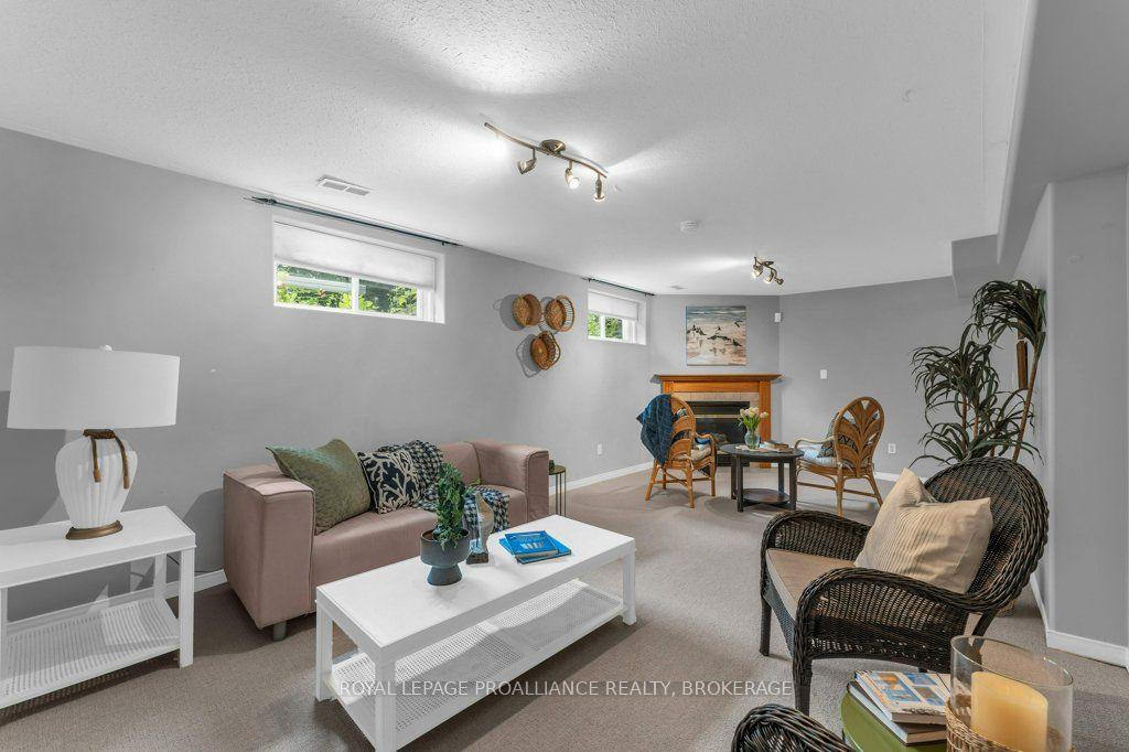 Photo 32 of 138 Dalgleish Avenue, Kingston, Kingston East (Incl Barret Crt) — HOMEH