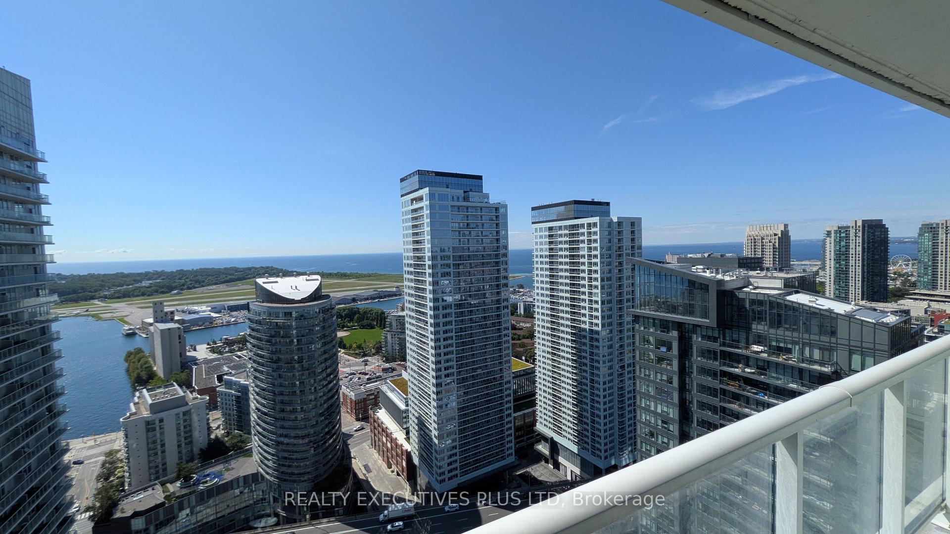 Photo 3 of Unit 4002, 85 Queens Wharf Road, Toronto, Waterfront Communities — HOMEH