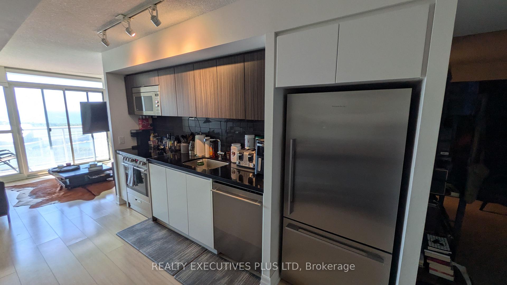 Photo 5 of Unit 4002, 85 Queens Wharf Road, Toronto, Waterfront Communities — HOMEH