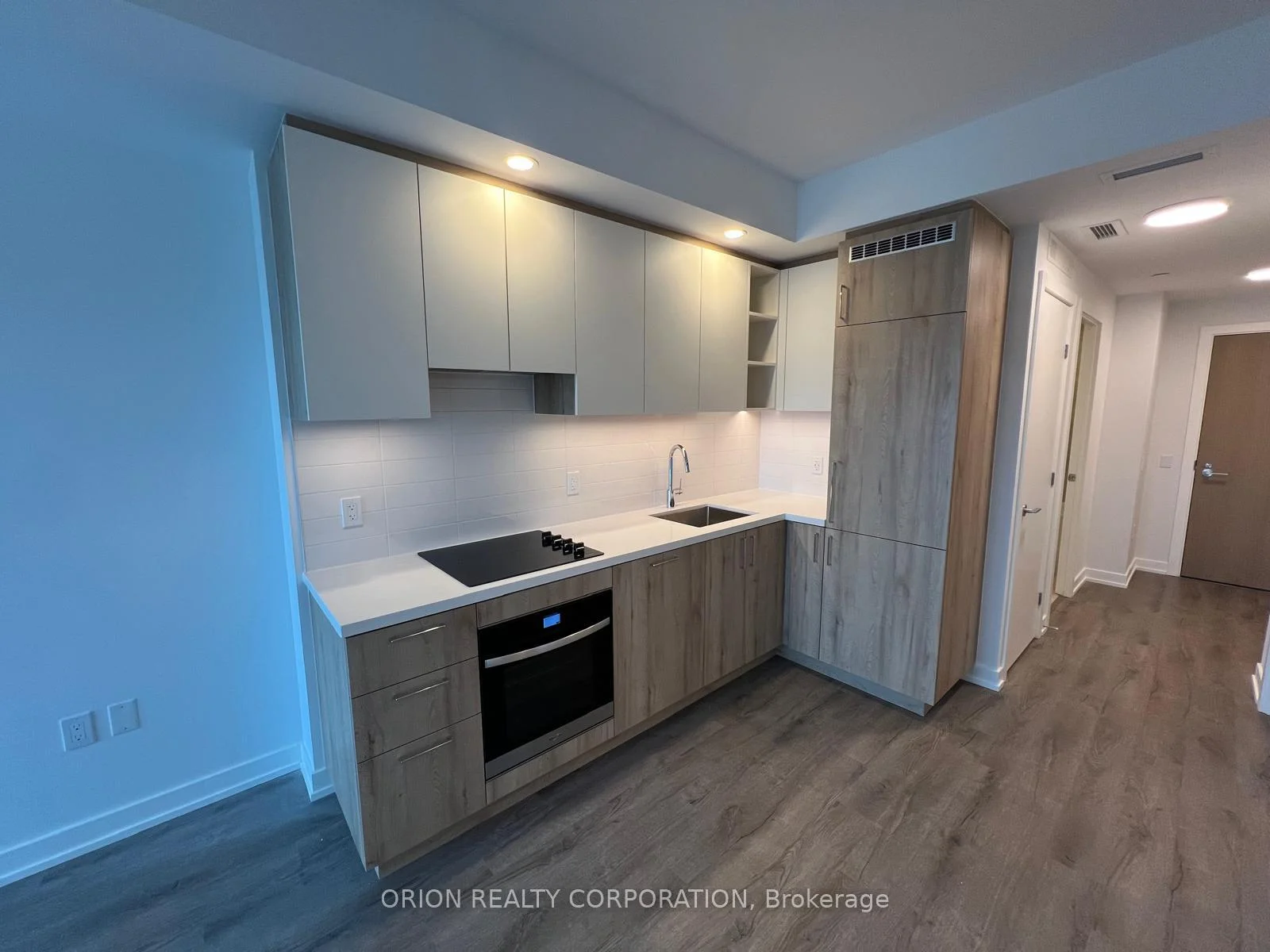 Photo 3 of Unit 911, 5 Meadowdale Road, Vaughan, Vaughan Corporate Centre — HOMEH