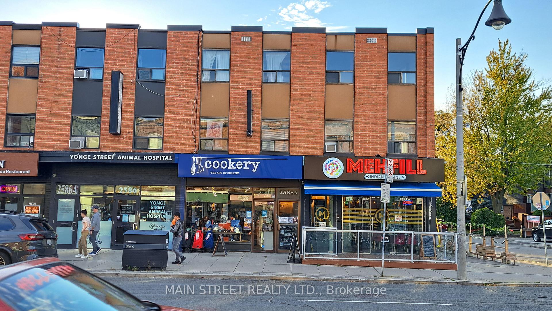 Front of Unit 4, 2588A Yonge Street