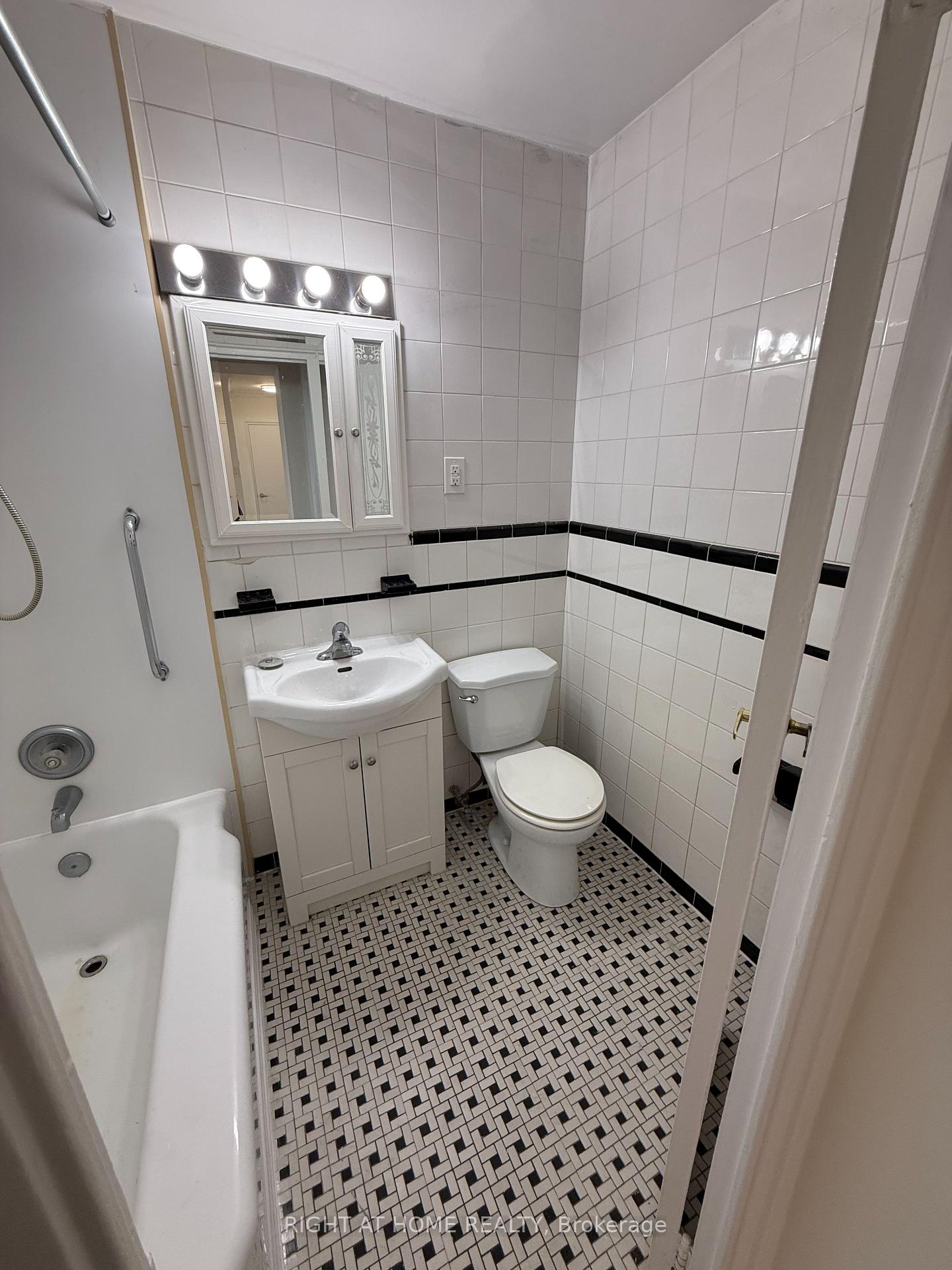 Photo 27 of Unit 105, 2 Royal York Road, Etobicoke, Mimico — HOMEH