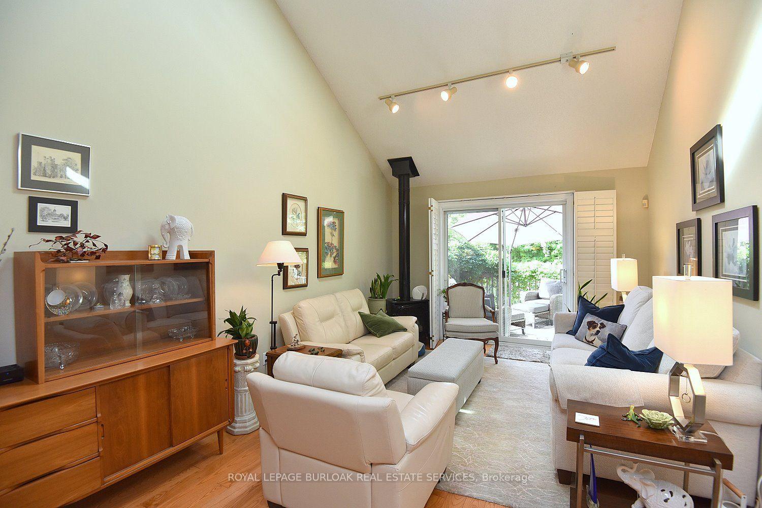 Photo 12 of Unit 13, 476 Walkers Line, Burlington, Roseland — HOMEH