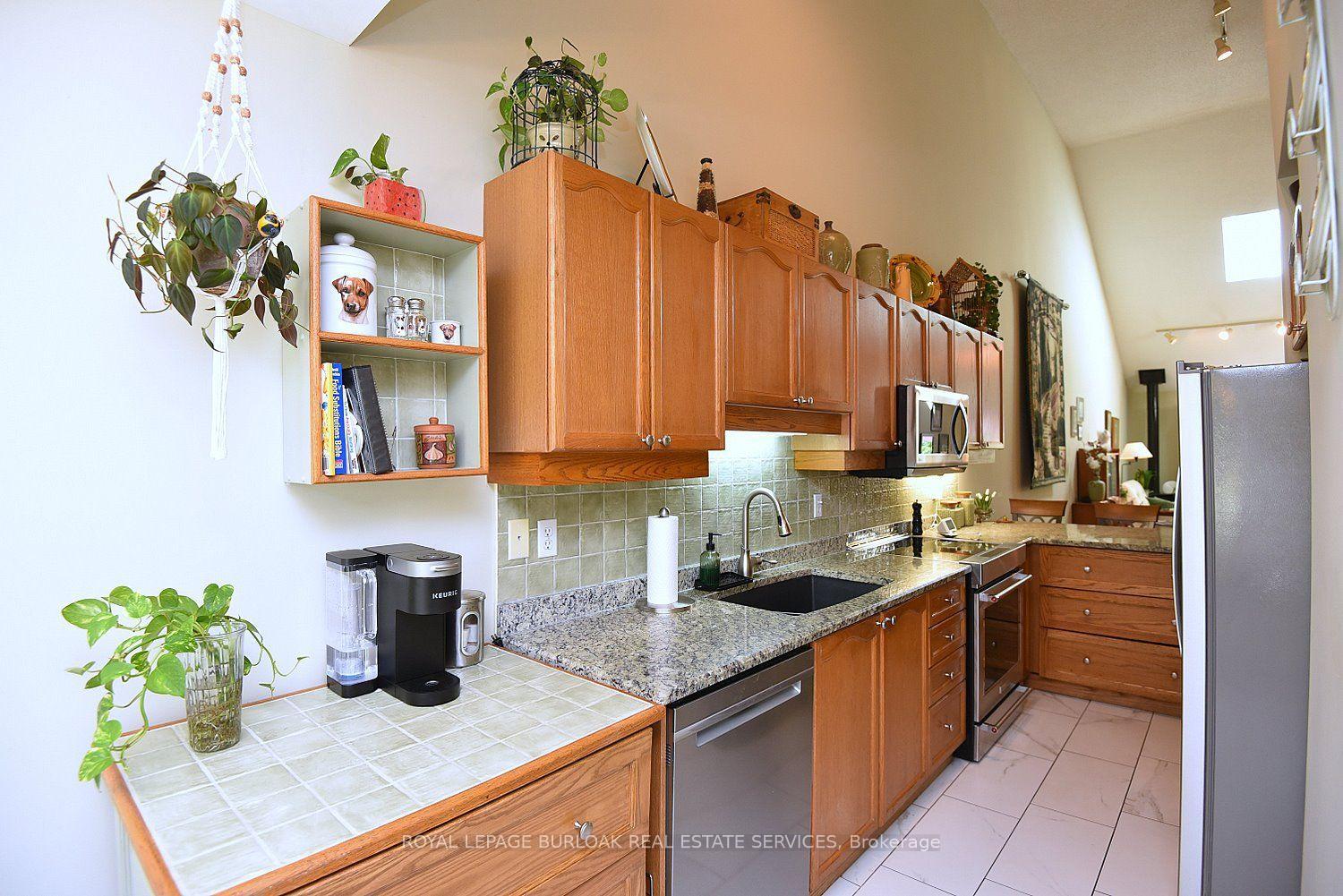 Photo 24 of Unit 13, 476 Walkers Line, Burlington, Roseland — HOMEH