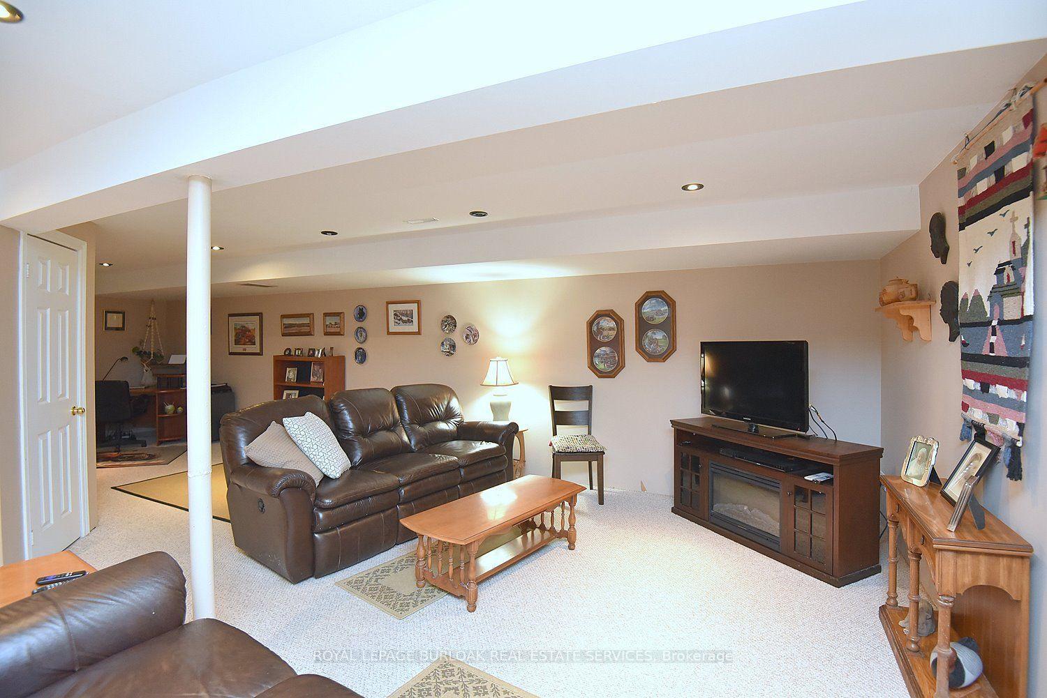 Photo 39 of Unit 13, 476 Walkers Line, Burlington, Roseland — HOMEH