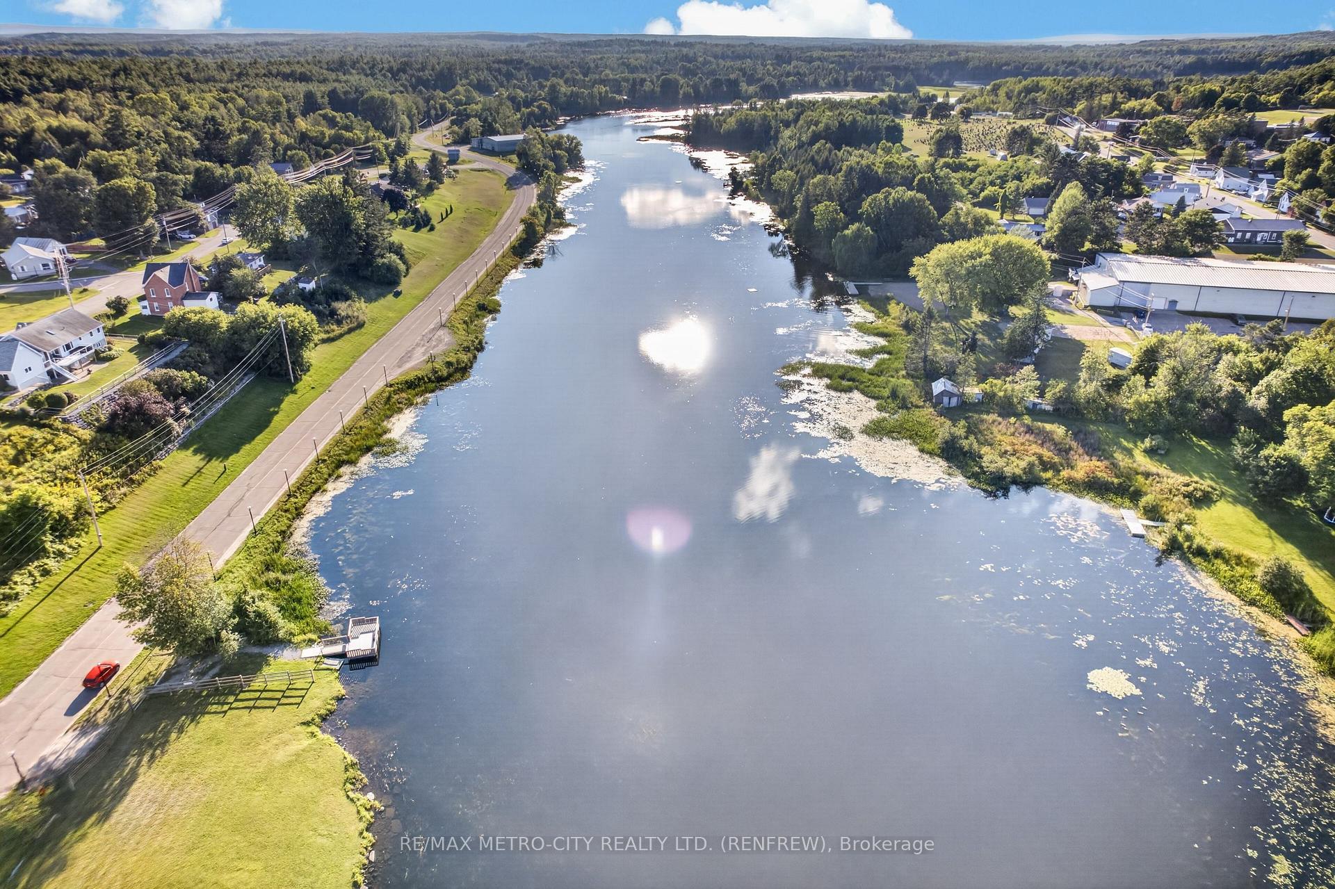 Photo 8 of 293 Queen Street, Bonnechere Valley, Eganville/Bonnechere Twp — HOMEH
