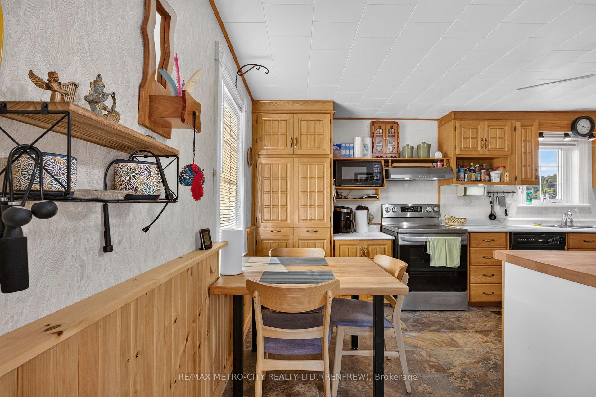Photo 22 of 293 Queen Street, Bonnechere Valley, Eganville/Bonnechere Twp — HOMEH