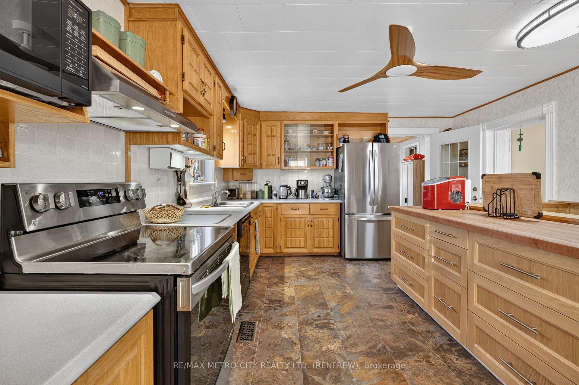 Photo 27 of 293 Queen Street, Bonnechere Valley, Eganville/Bonnechere Twp — HOMEH