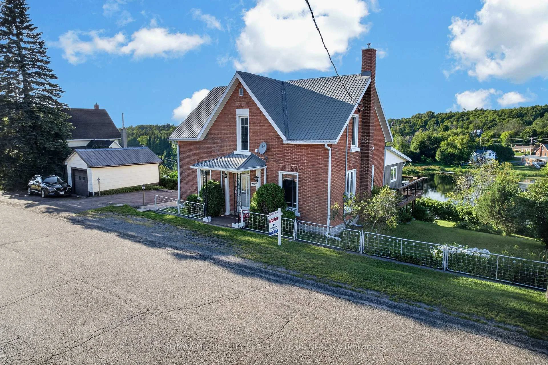 Photo 17 of 293 Queen Street, Bonnechere Valley, Eganville/Bonnechere Twp — HOMEH