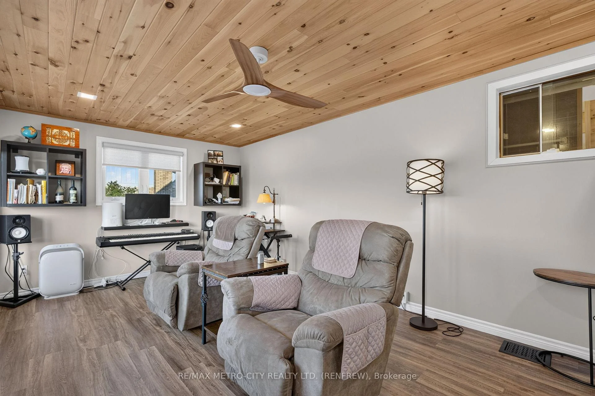 Photo 35 of 293 Queen Street, Bonnechere Valley, Eganville/Bonnechere Twp — HOMEH