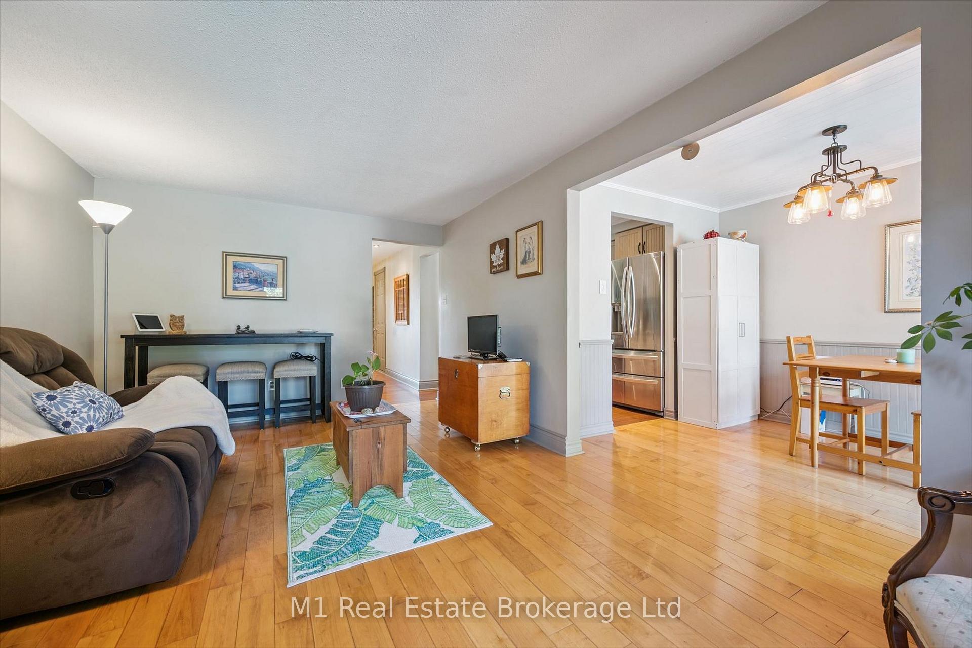 Photo 12 of 567 Willow Road, Guelph, Willow West/Sugarbush/West Acres — HOMEH