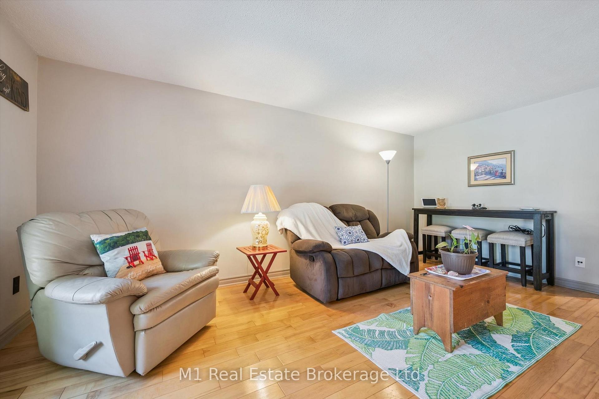 Photo 13 of 567 Willow Road, Guelph, Willow West/Sugarbush/West Acres — HOMEH