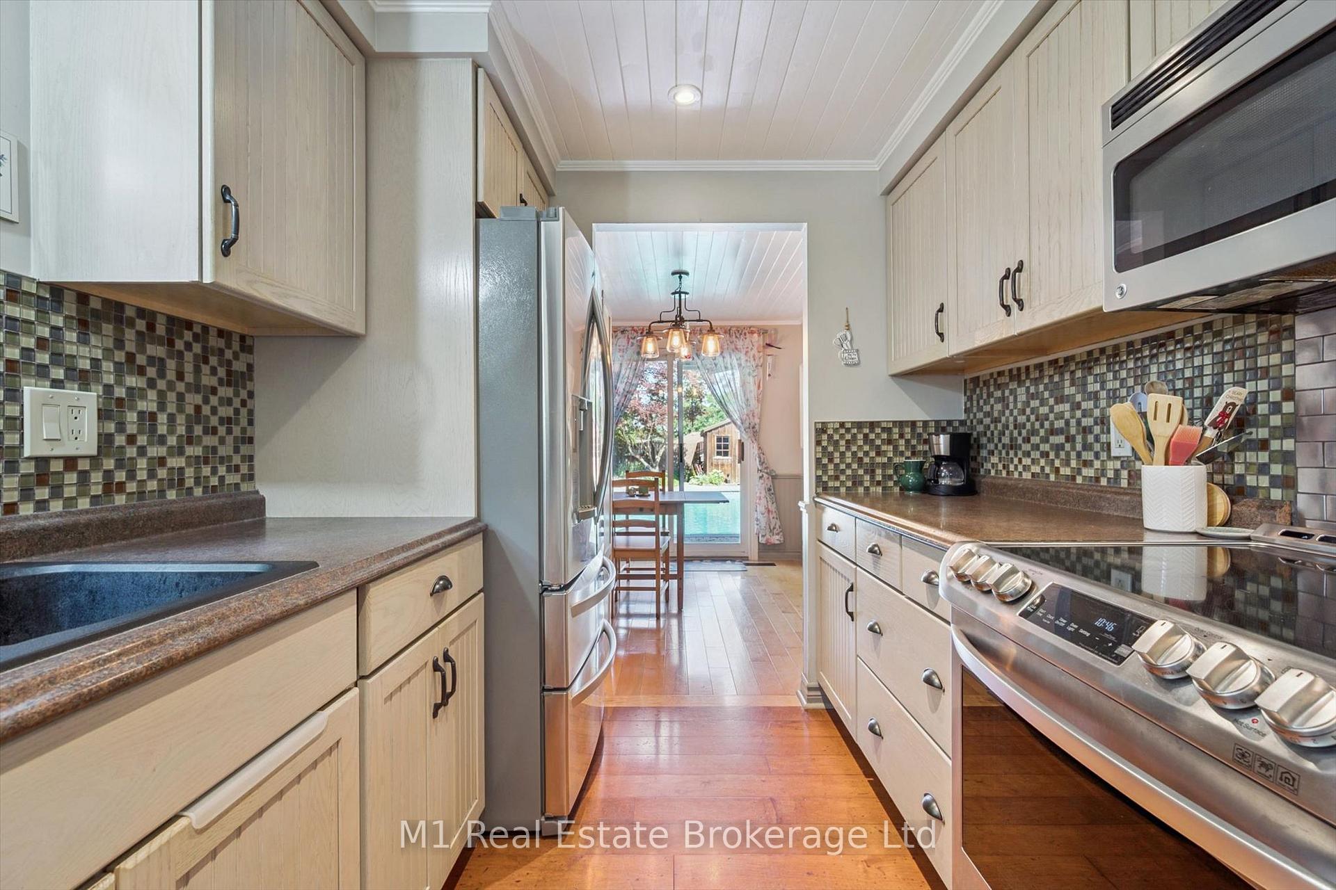 Photo 16 of 567 Willow Road, Guelph, Willow West/Sugarbush/West Acres — HOMEH