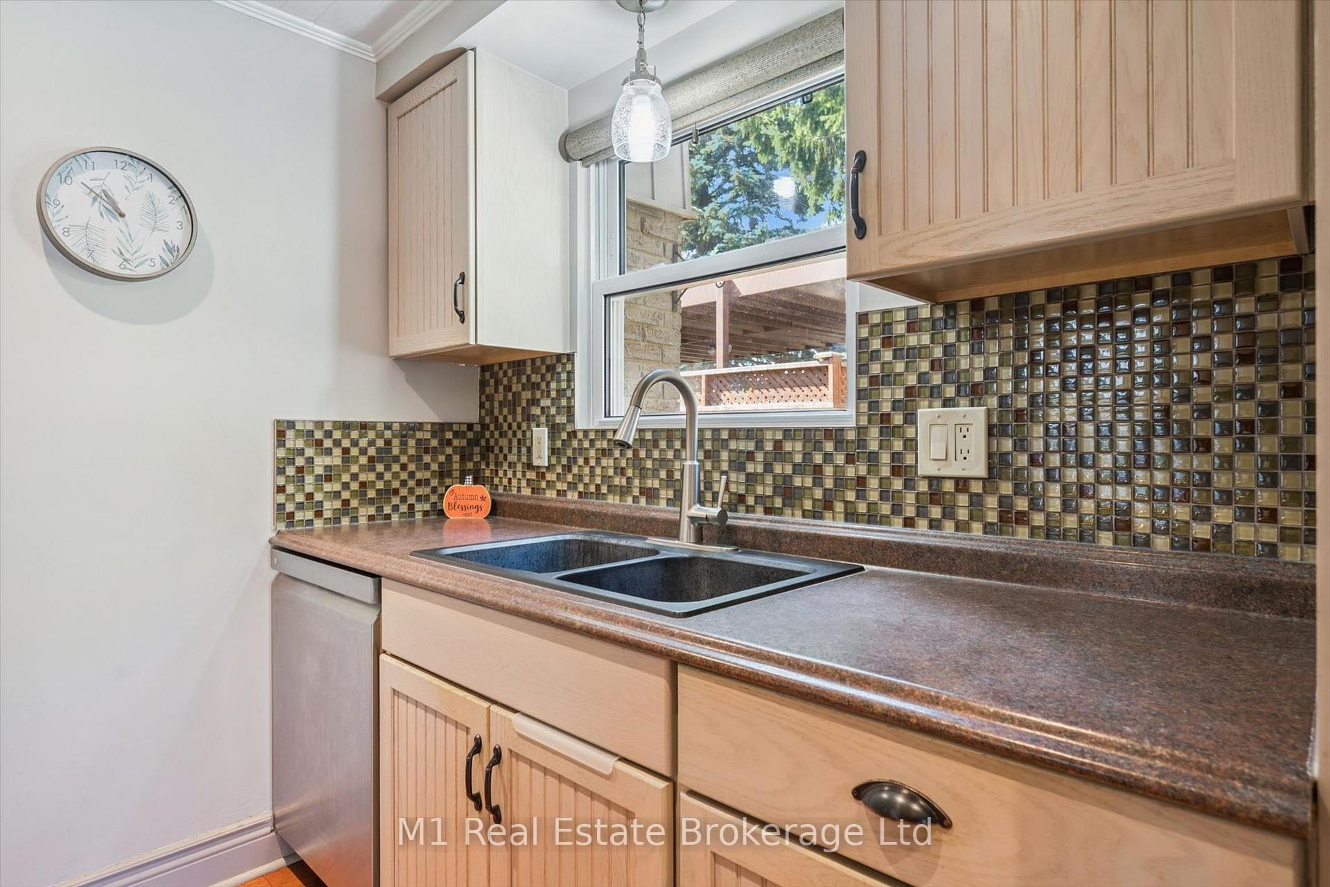 Photo 18 of 567 Willow Road, Guelph, Willow West/Sugarbush/West Acres — HOMEH