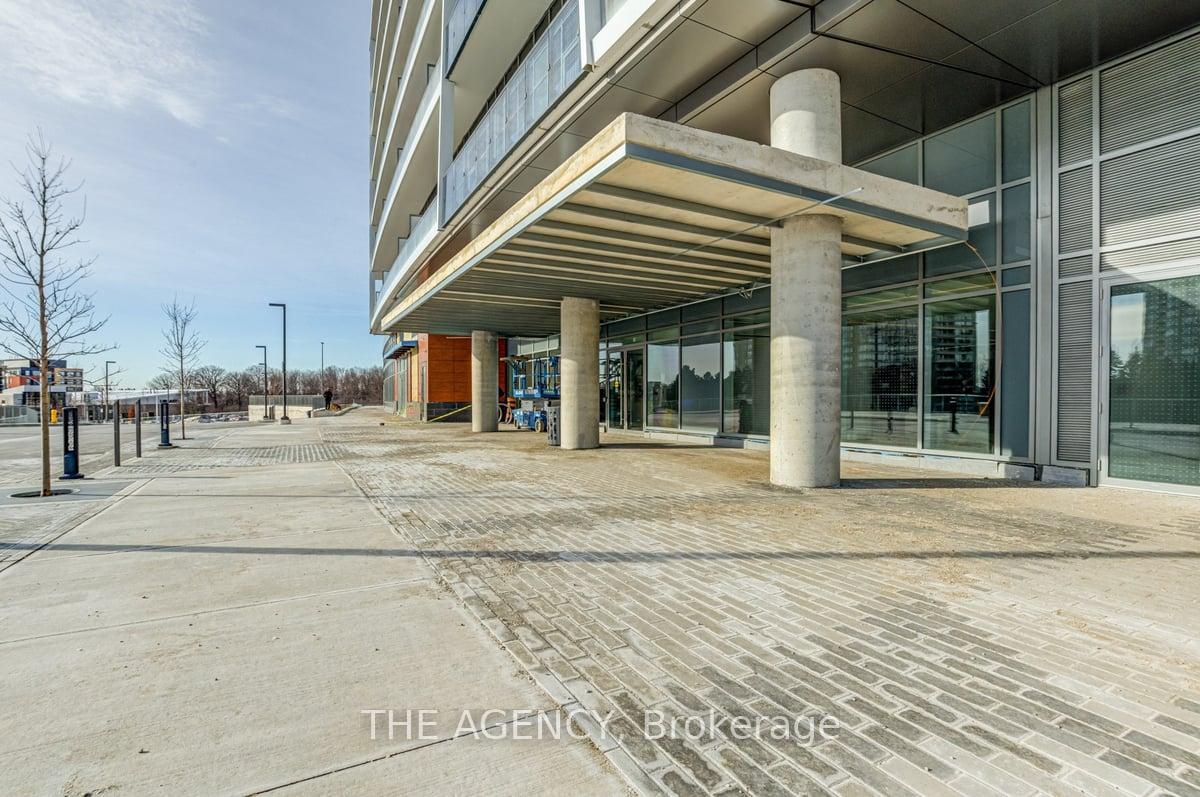 Photo 3 of Unit 1108, 30 Upper Mall Way, Vaughan, Brownridge — HOMEH