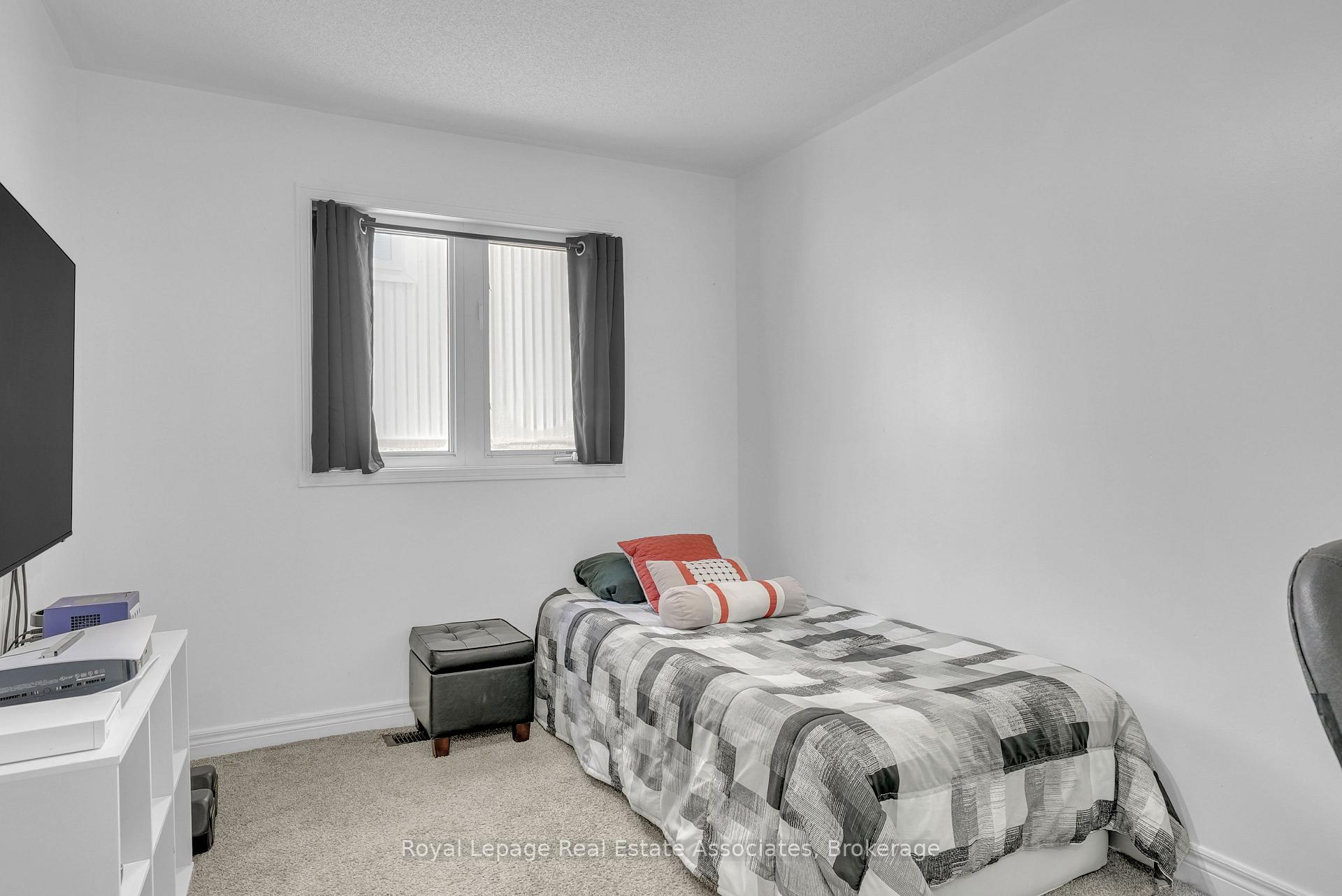 Photo 8 of 1128 Kell Street, Innisfil, Alcona — HOMEH