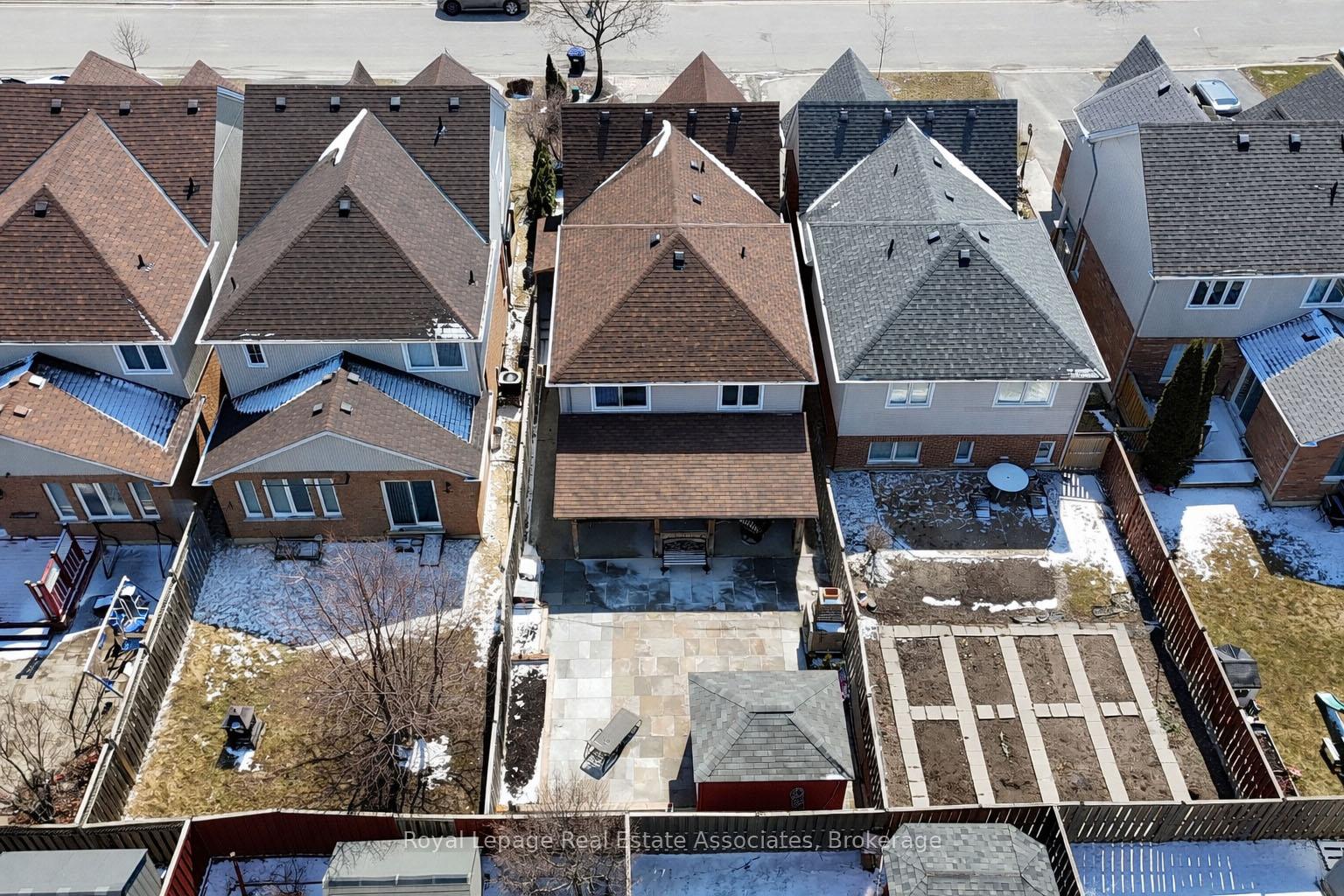 Photo 18 of 1128 Kell Street, Innisfil, Alcona — HOMEH