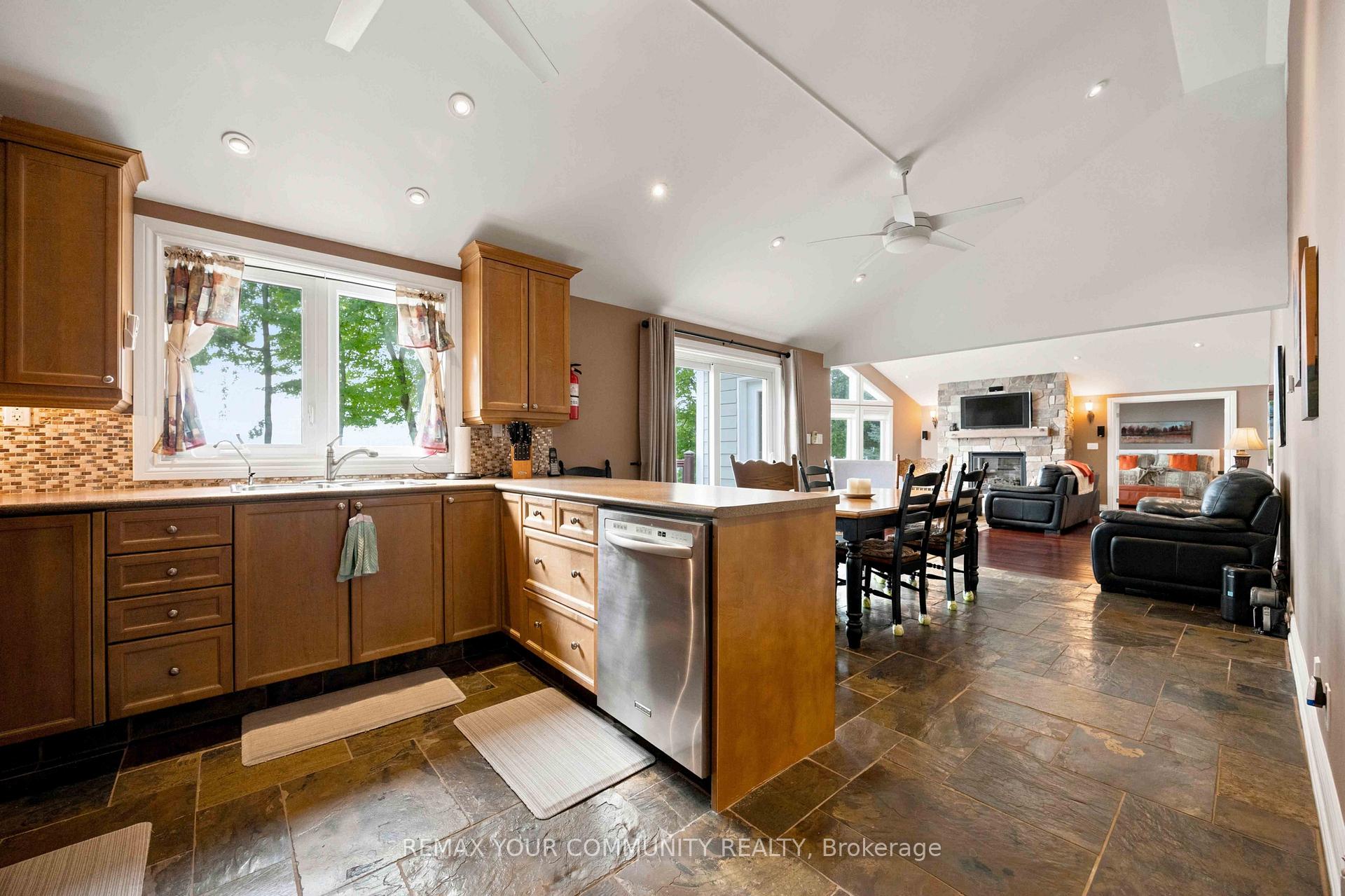 Photo 12 of 386 Bear Road, Georgina Islands, Georgina Island — HOMEH