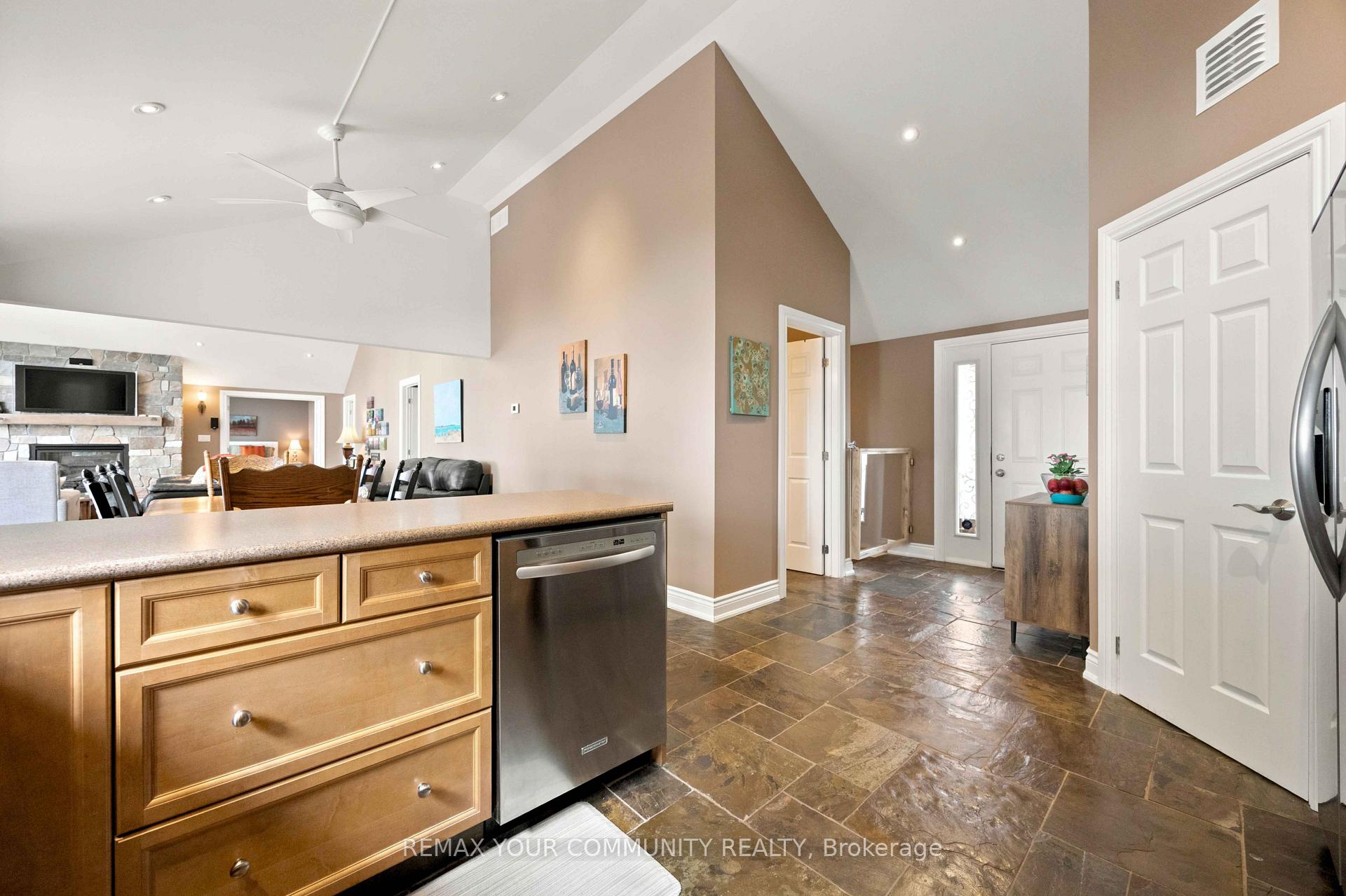 Photo 13 of 386 Bear Road, Georgina Islands, Georgina Island — HOMEH