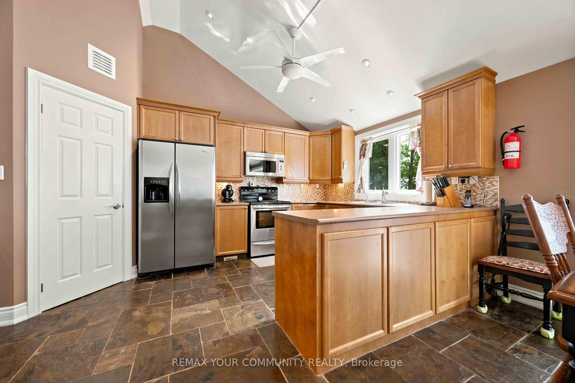 Photo 15 of 386 Bear Road, Georgina Islands, Georgina Island — HOMEH