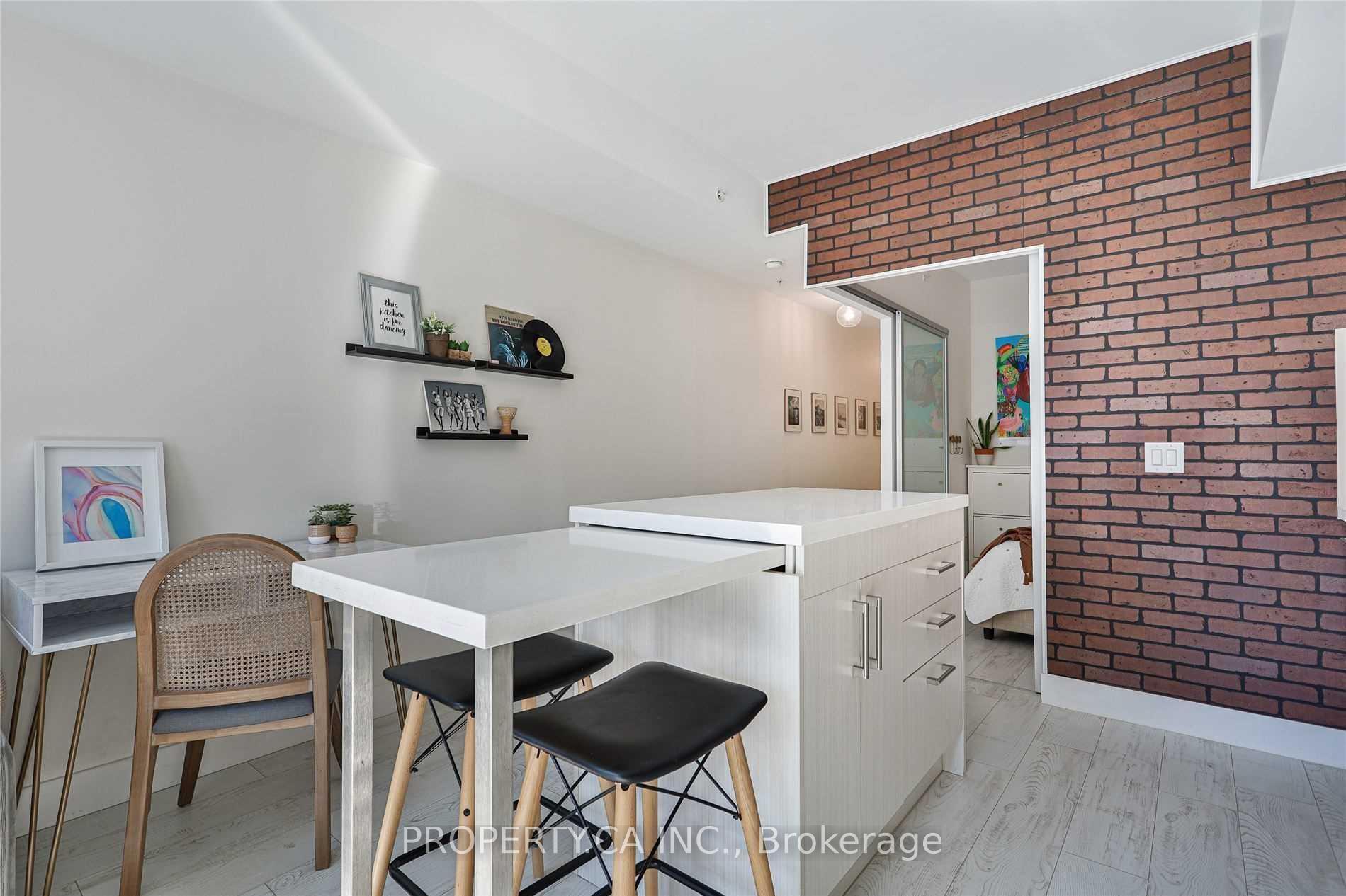 Photo 8 of Unit 401, 39 Sherbourne Street, Toronto, Waterfront Communities — HOMEH