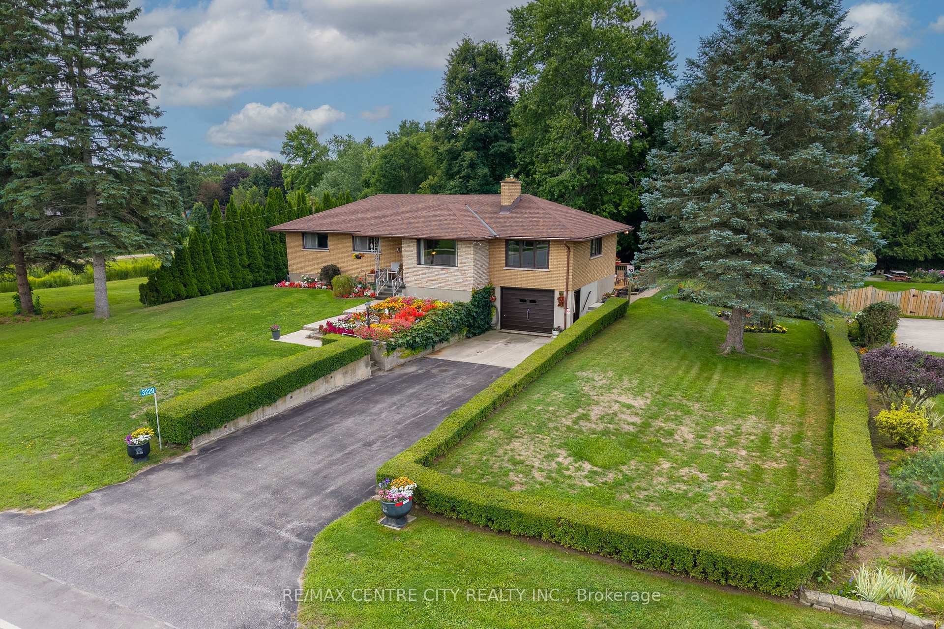 Photo 1 of 3229 Napperton Drive, Strathroy-Caradoc, NW — HOMEH