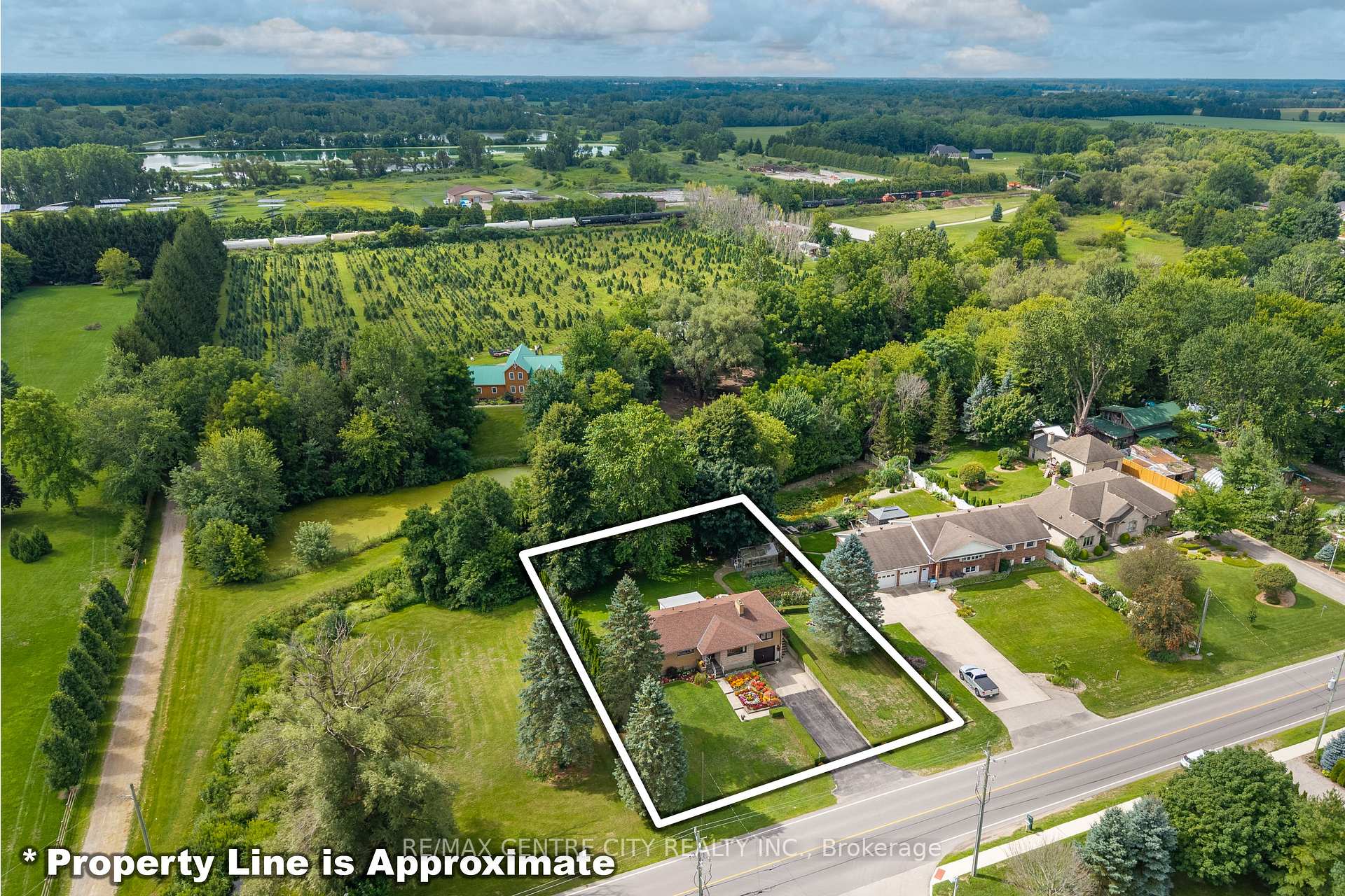 Photo 4 of 3229 Napperton Drive, Strathroy-Caradoc, NW — HOMEH
