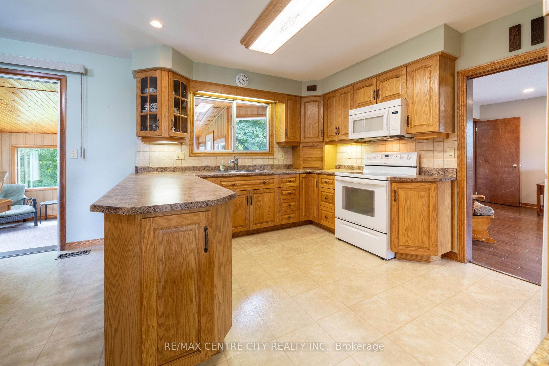 Photo 24 of 3229 Napperton Drive, Strathroy-Caradoc, NW — HOMEH