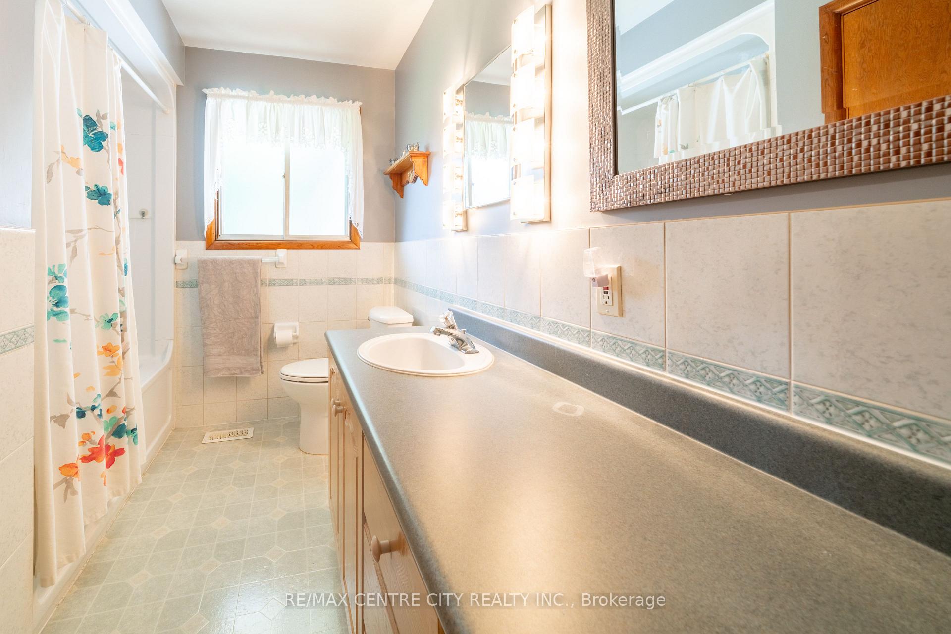 Photo 36 of 3229 Napperton Drive, Strathroy-Caradoc, NW — HOMEH