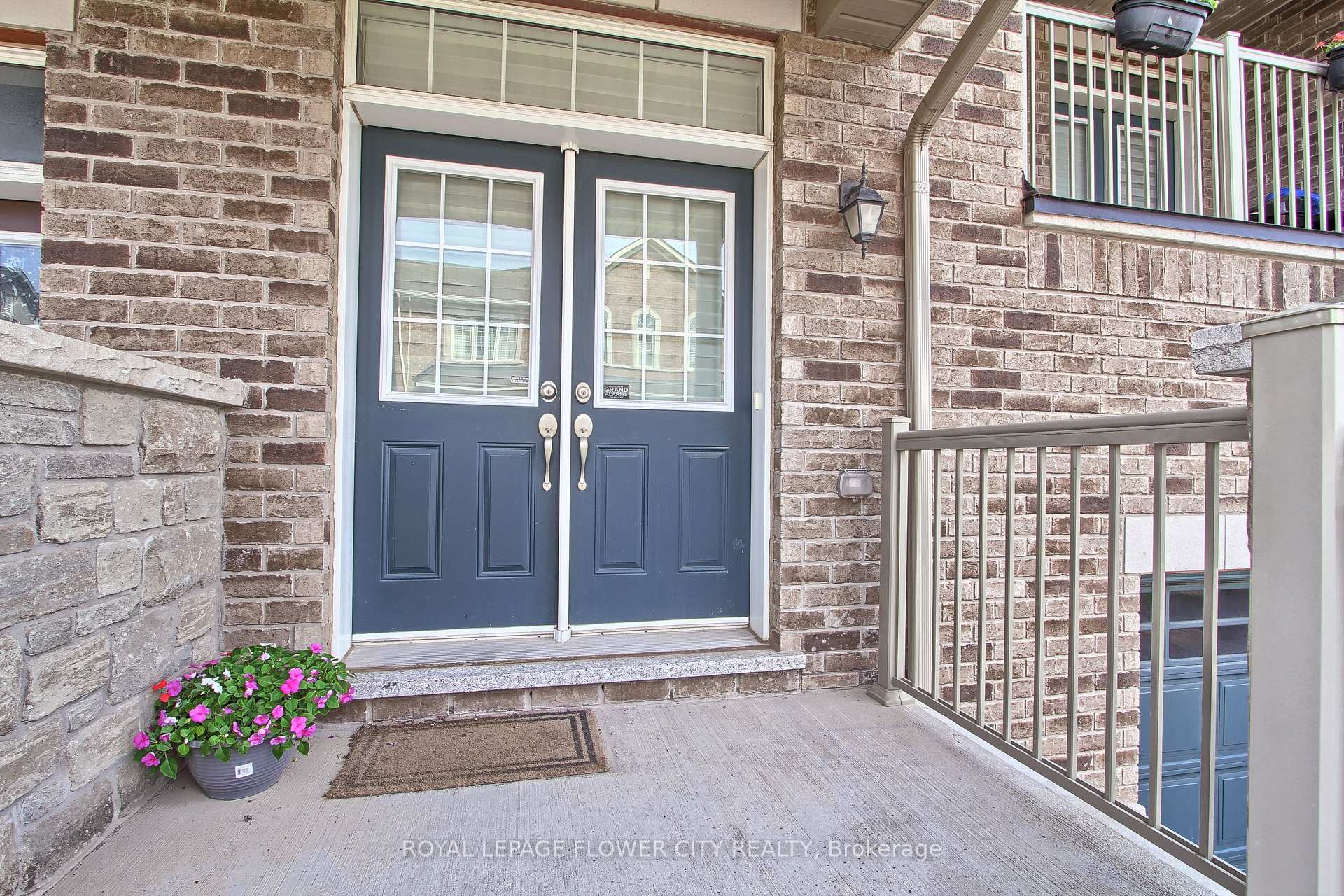 Photo 5 of 3079 Postridge Drive, Oakville, Joshua Meadows — HOMEH