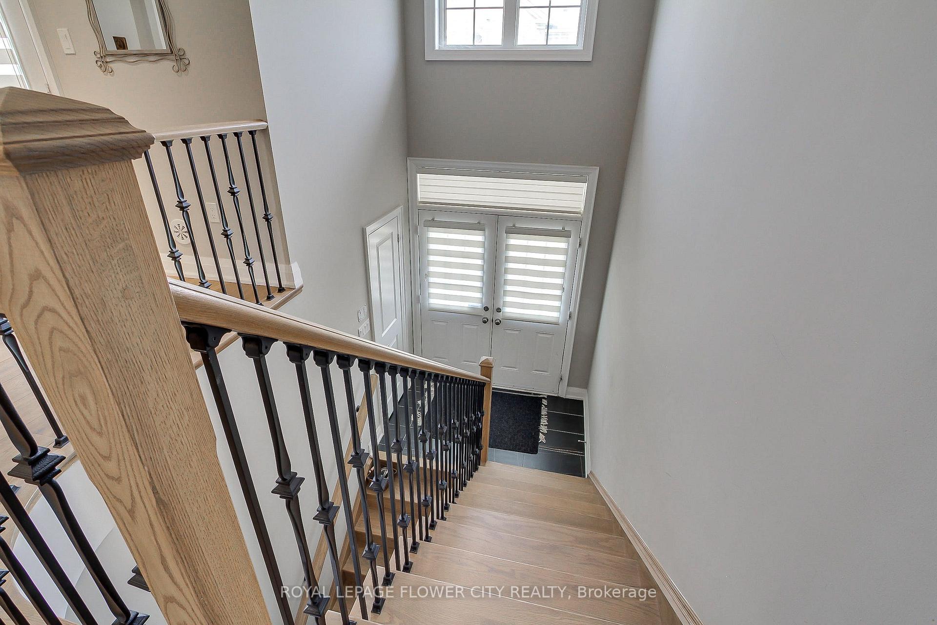 Photo 6 of 3079 Postridge Drive, Oakville, Joshua Meadows — HOMEH