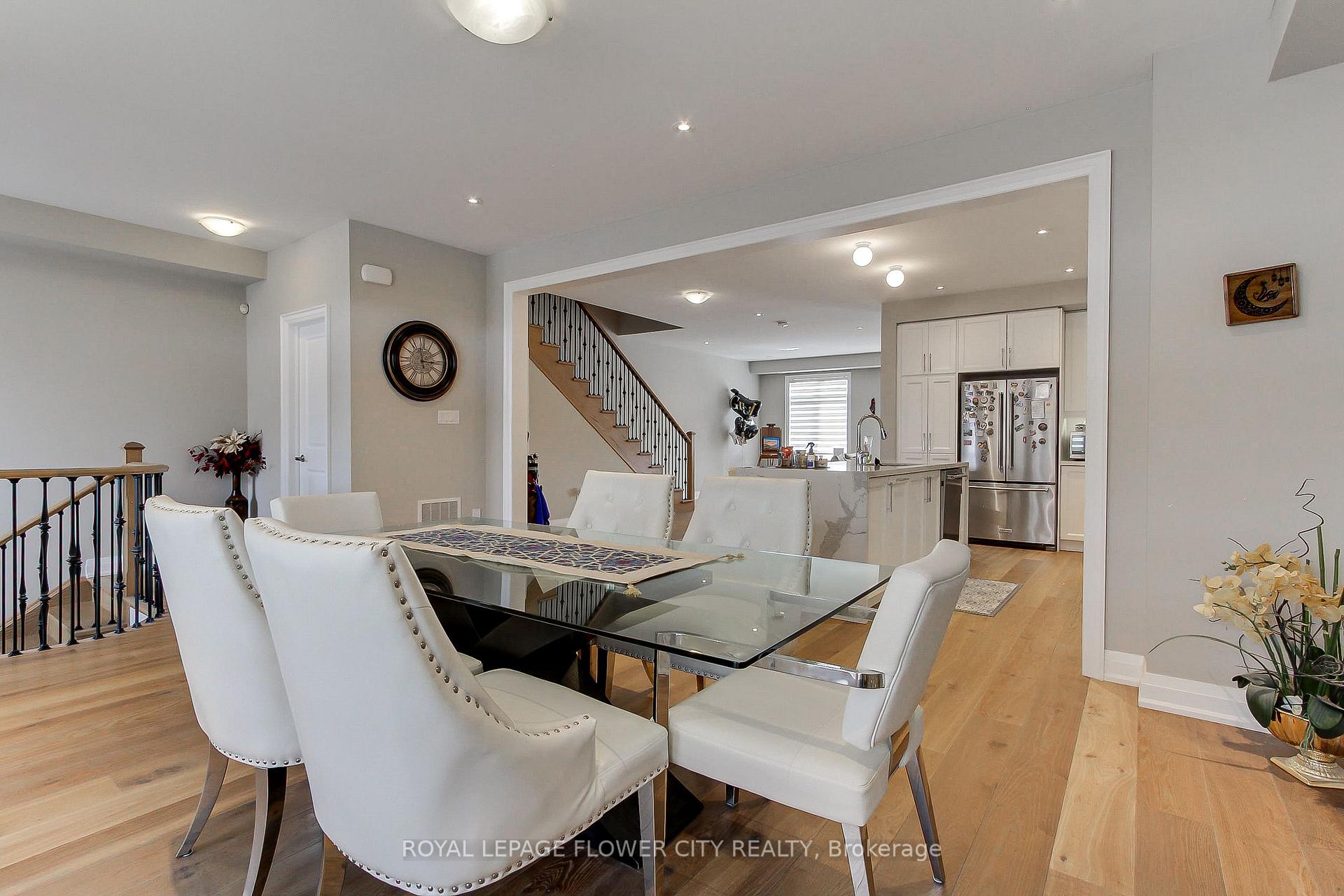 Photo 10 of 3079 Postridge Drive, Oakville, Joshua Meadows — HOMEH