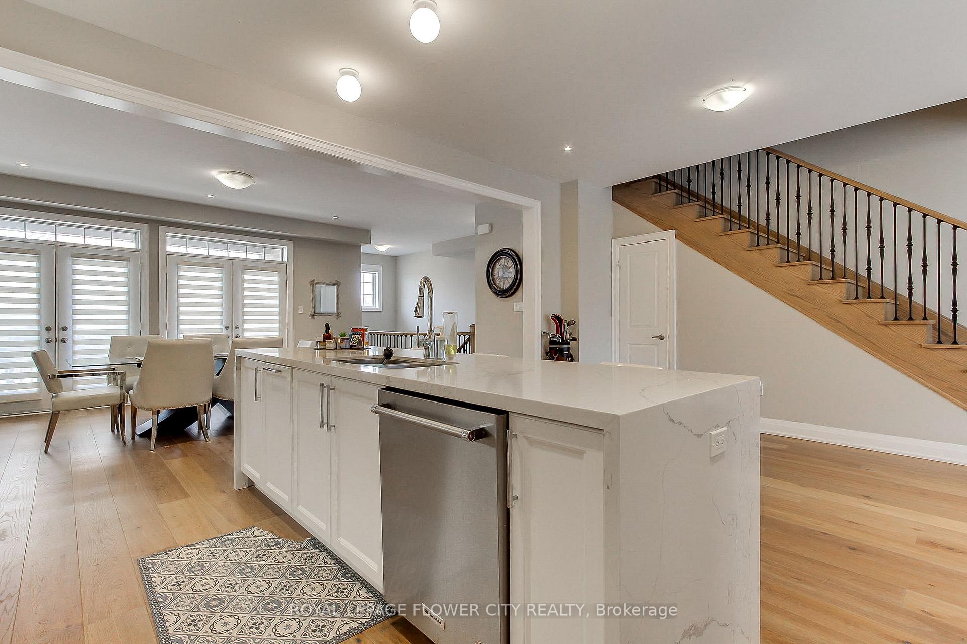 Photo 13 of 3079 Postridge Drive, Oakville, Joshua Meadows — HOMEH