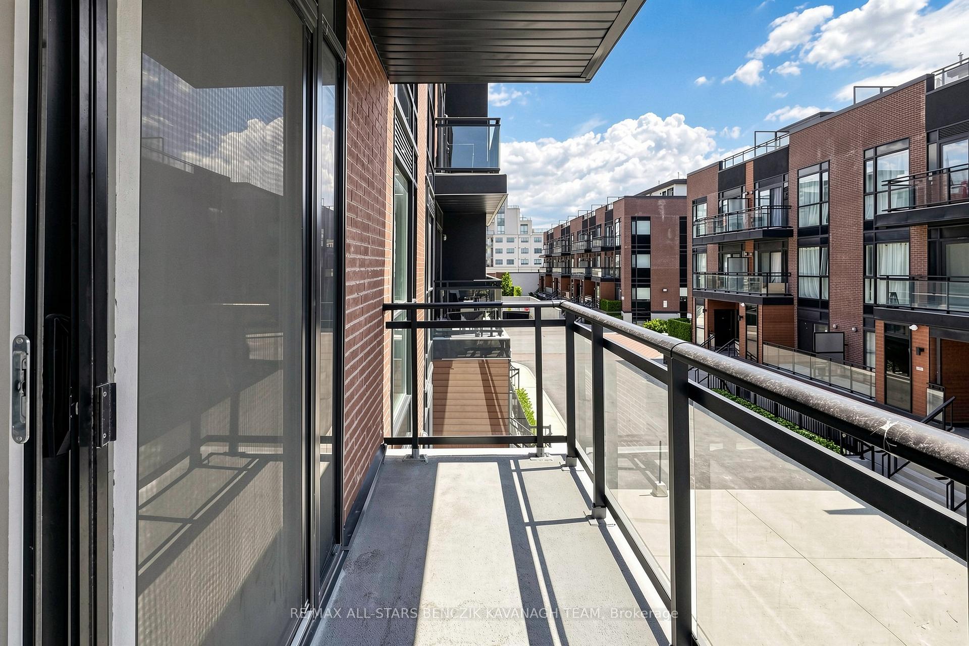 Photo 8 of Unit 1103, 5309 Highway 7, Vaughan, Vaughan Grove — HOMEH