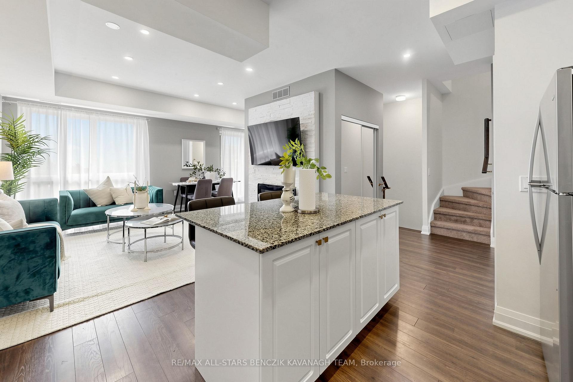 Photo 6 of Unit 1103, 5309 Highway 7, Vaughan, Vaughan Grove — HOMEH