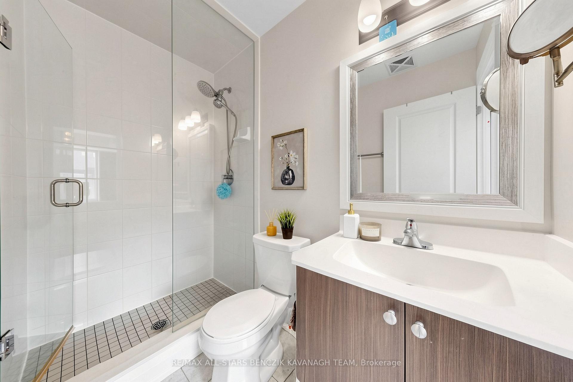 Photo 11 of Unit 1103, 5309 Highway 7, Vaughan, Vaughan Grove — HOMEH
