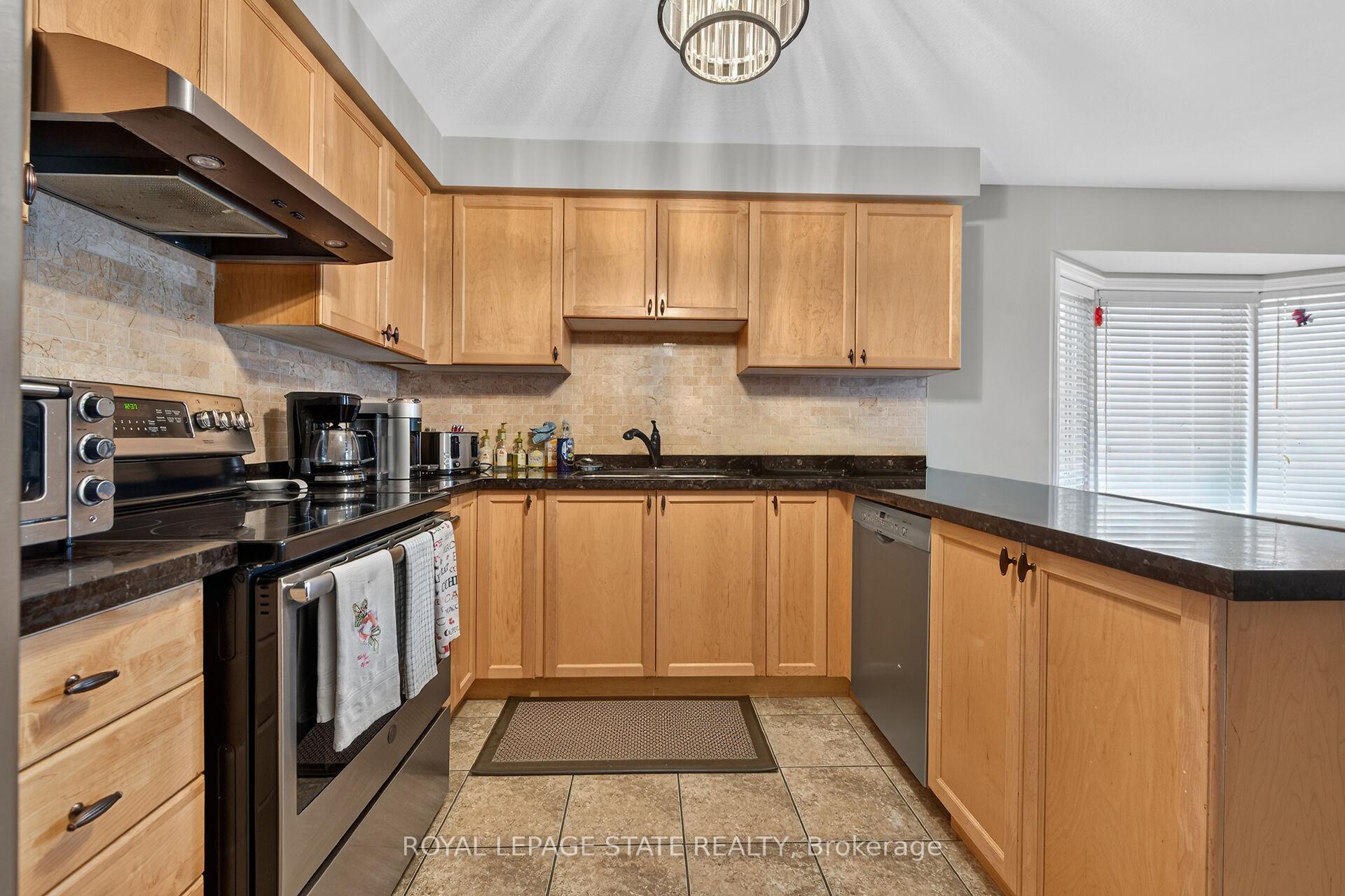 Photo 9 of 47 Hannon Crescent, Hamilton, Rural Glanbrook — HOMEH