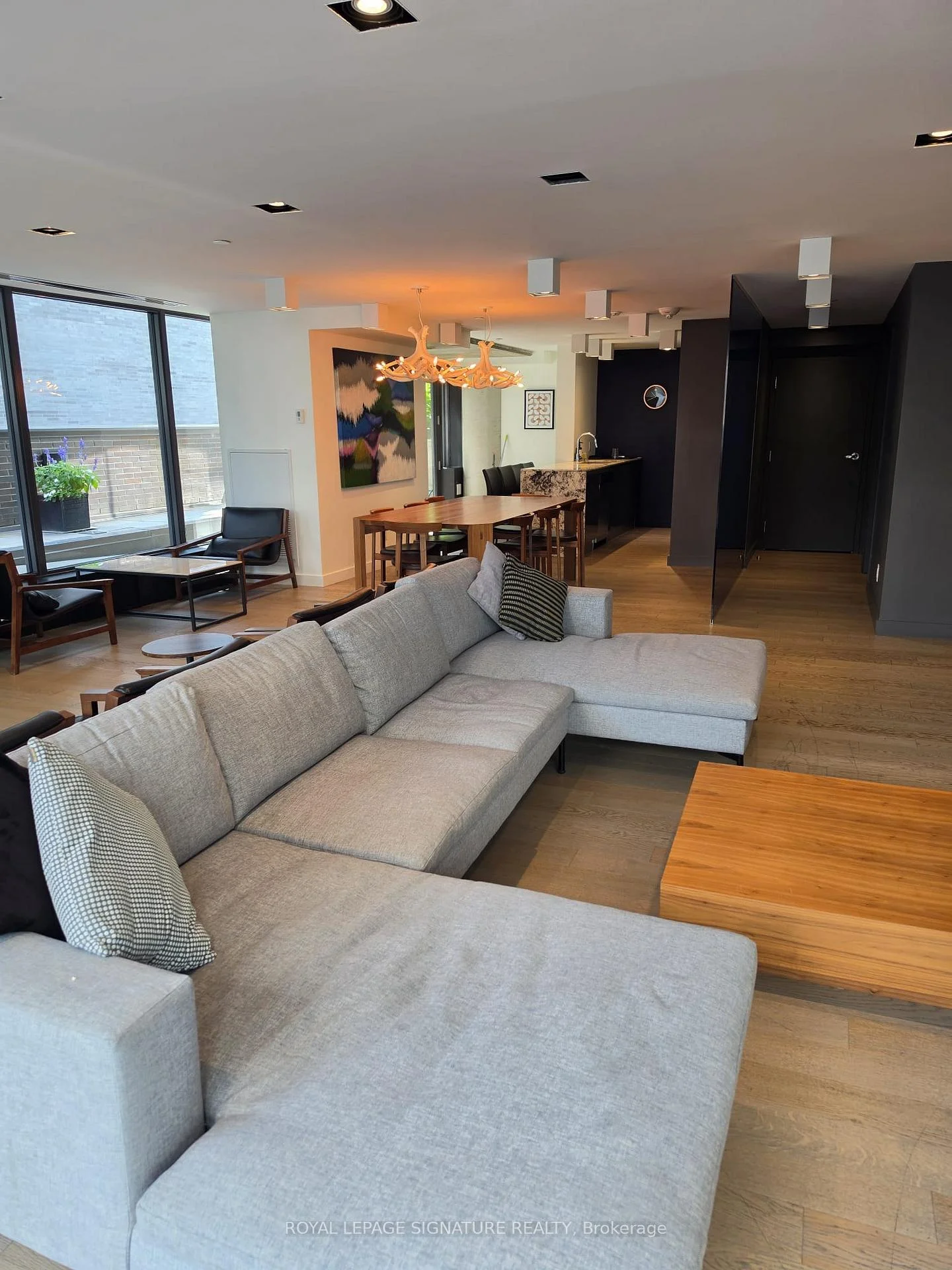 Photo 19 of Unit 1612, 111 Bathurst Street, Toronto, Waterfront Communities — HOMEH