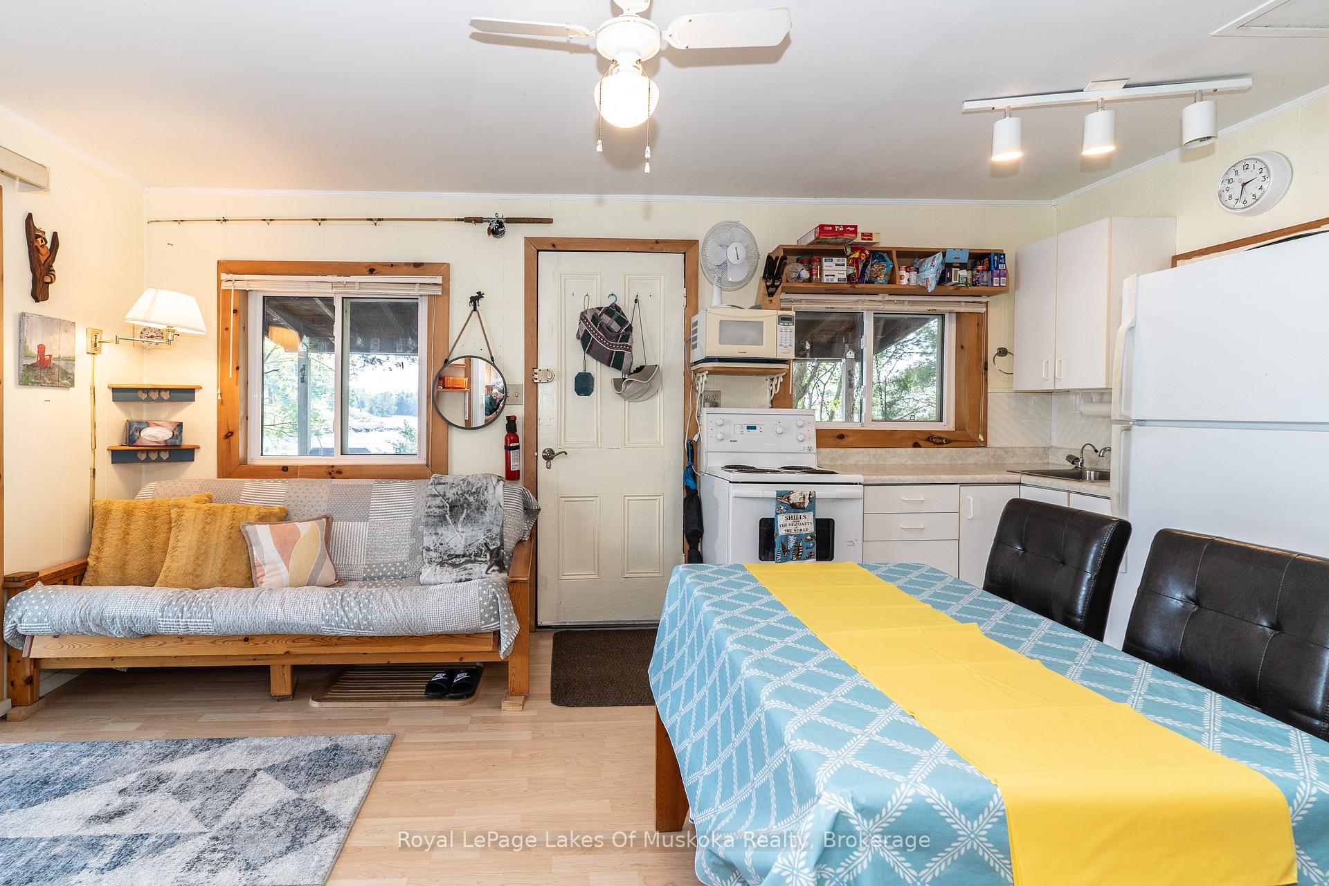 Photo 8 of 1 Island 2SL, Gravenhurst, Morrison — HOMEH