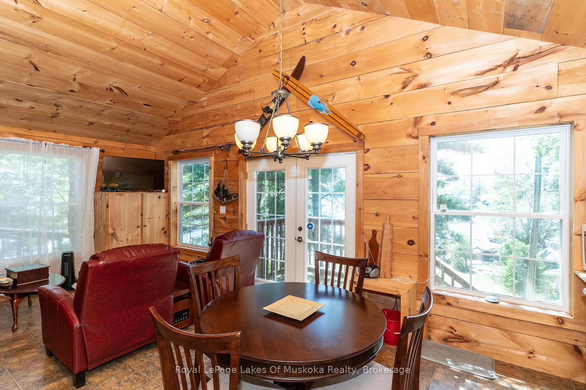 Photo 12 of 1 Island 2SL, Gravenhurst, Morrison — HOMEH