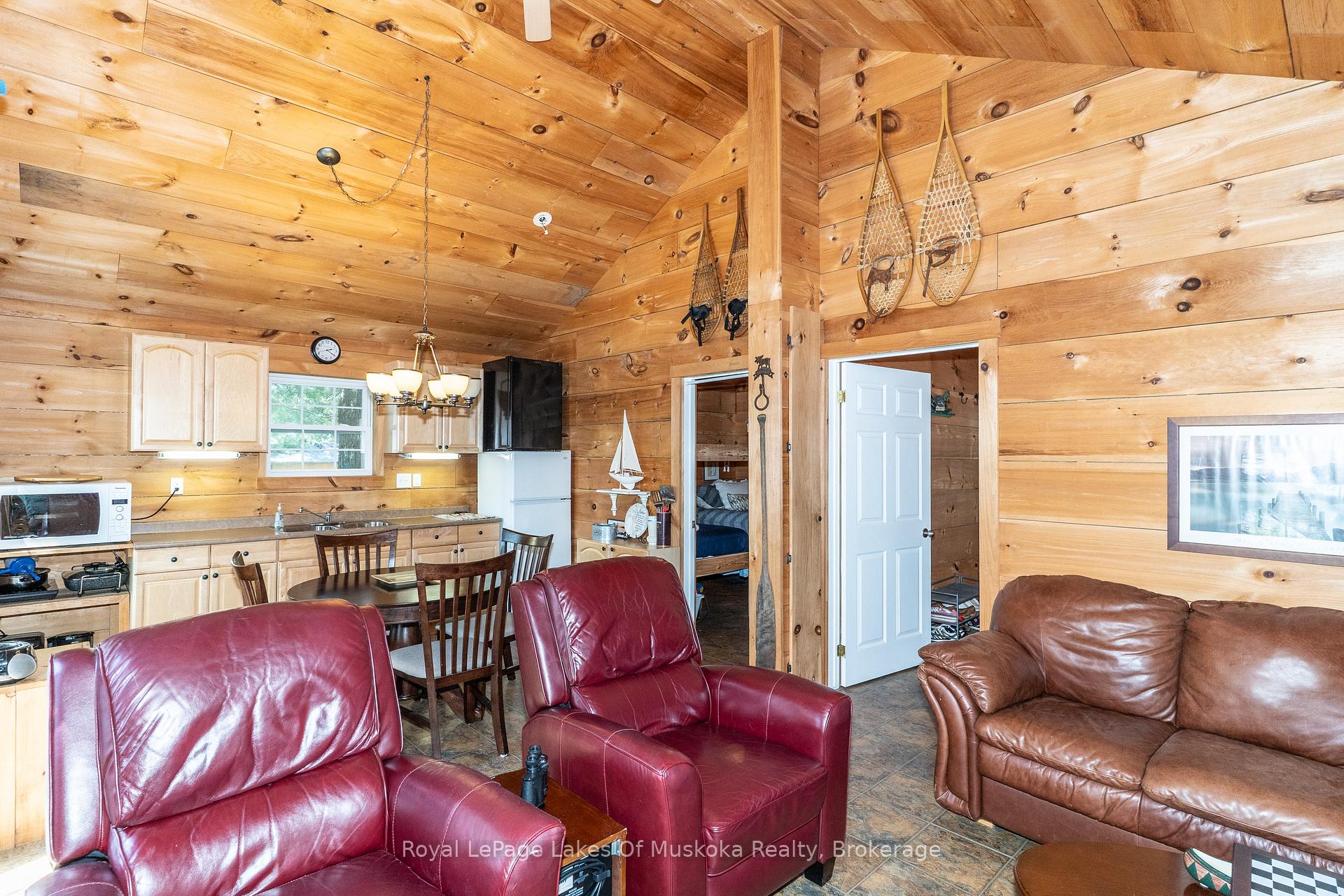 Photo 13 of 1 Island 2SL, Gravenhurst, Morrison — HOMEH