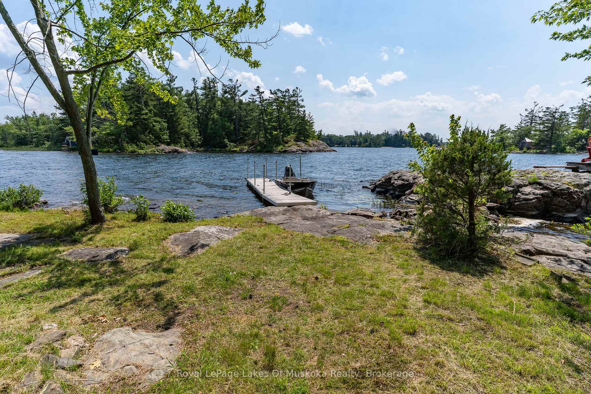 Photo 24 of 1 Island 2SL, Gravenhurst, Morrison — HOMEH