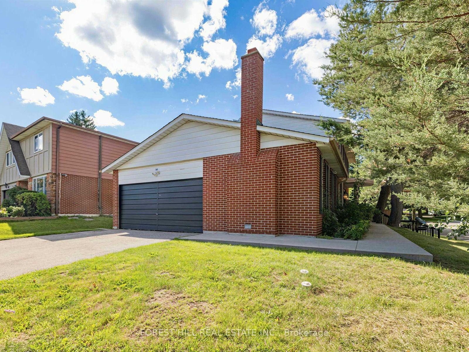 Photo 4 of 1 Ames Circle, North York, Banbury-Don Mills — HOMEH