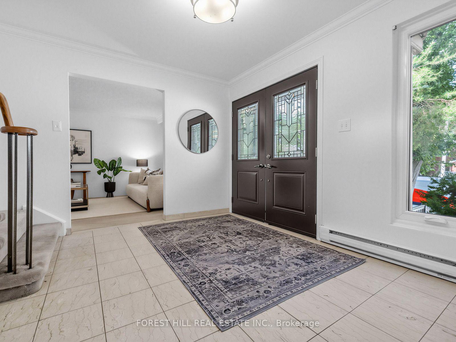 Photo 8 of 1 Ames Circle, North York, Banbury-Don Mills — HOMEH