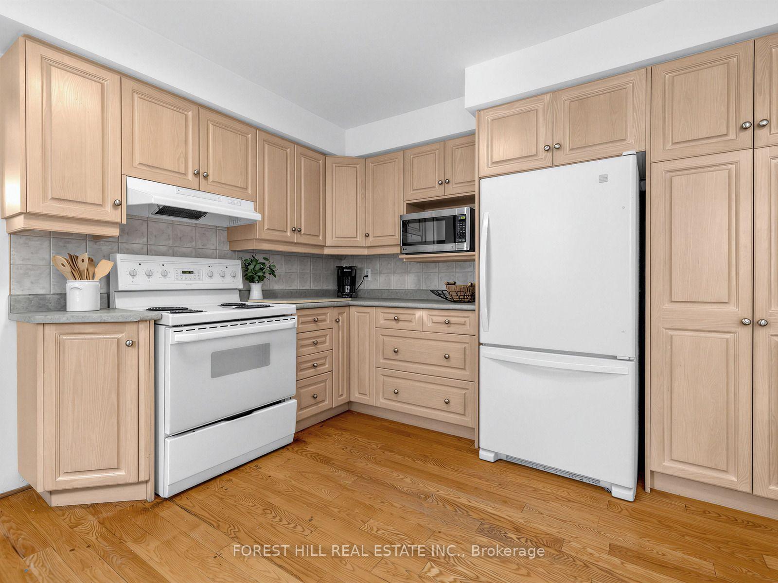 Photo 16 of 1 Ames Circle, North York, Banbury-Don Mills — HOMEH